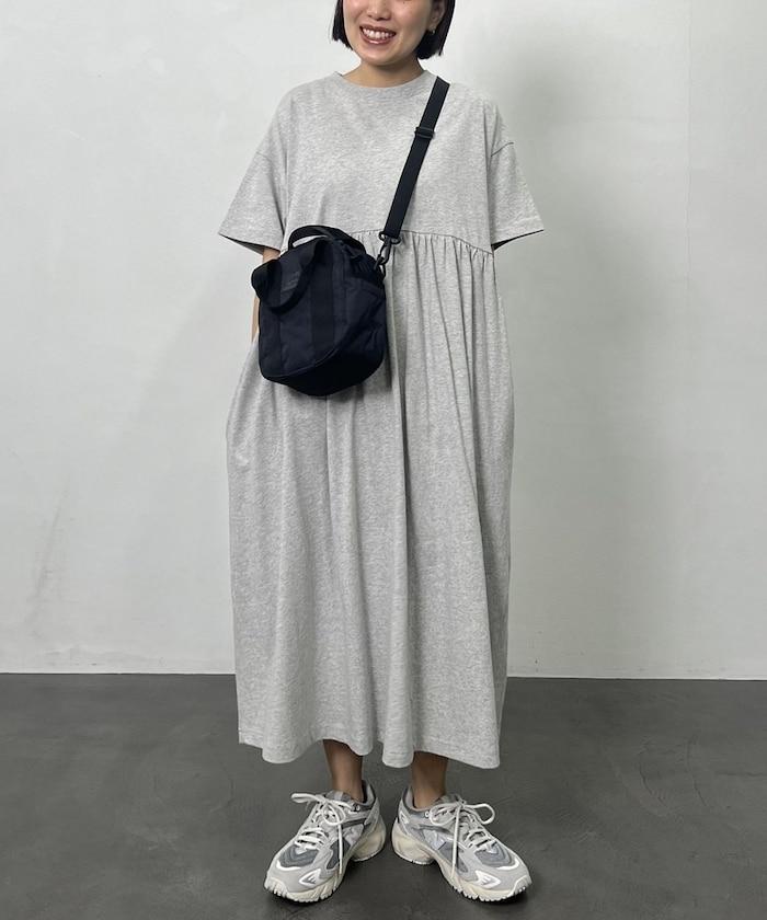 腰部褶皺拼接連衣裙