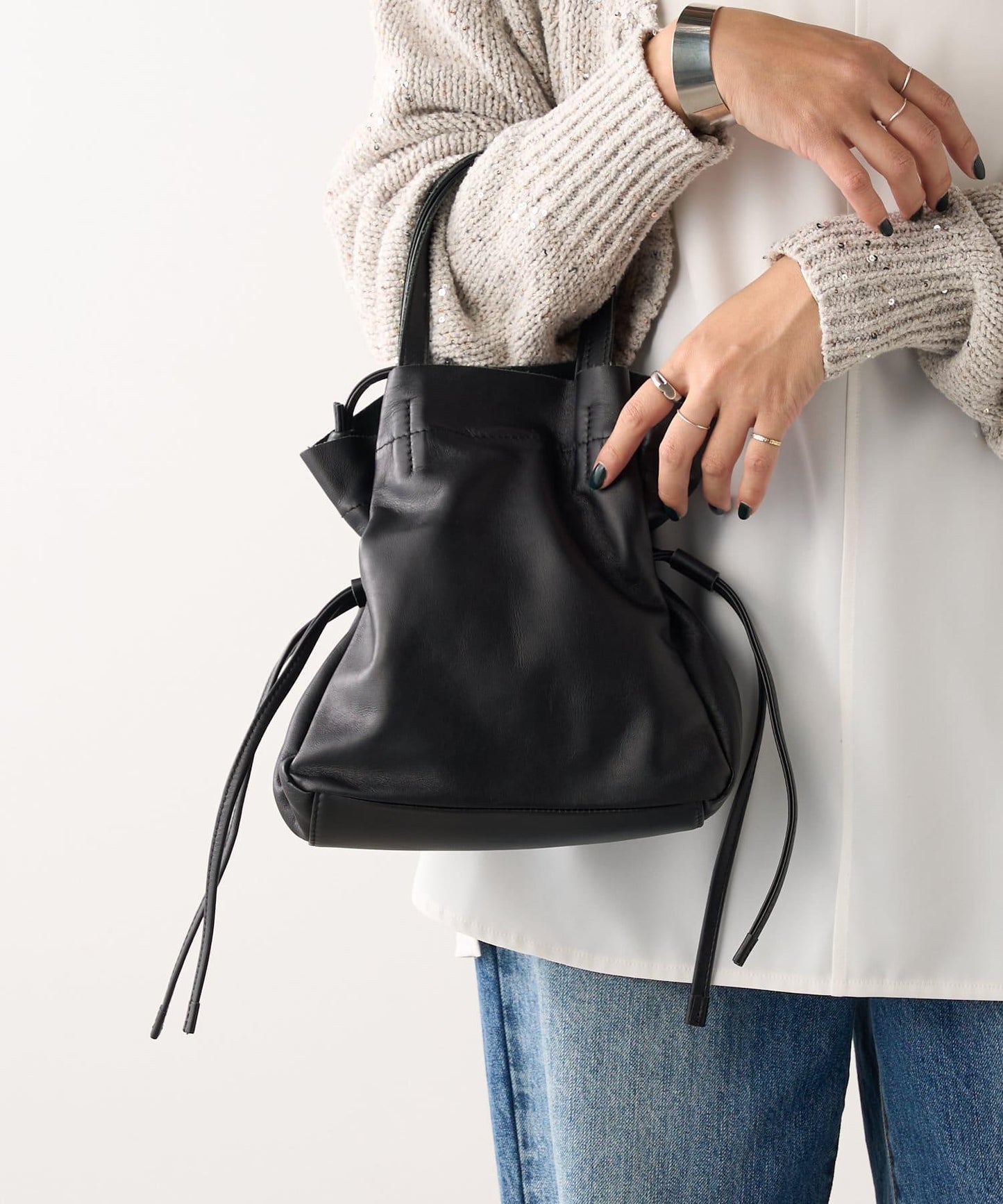 【收納力出眾/】【牛皮】皮革束口肩揹包