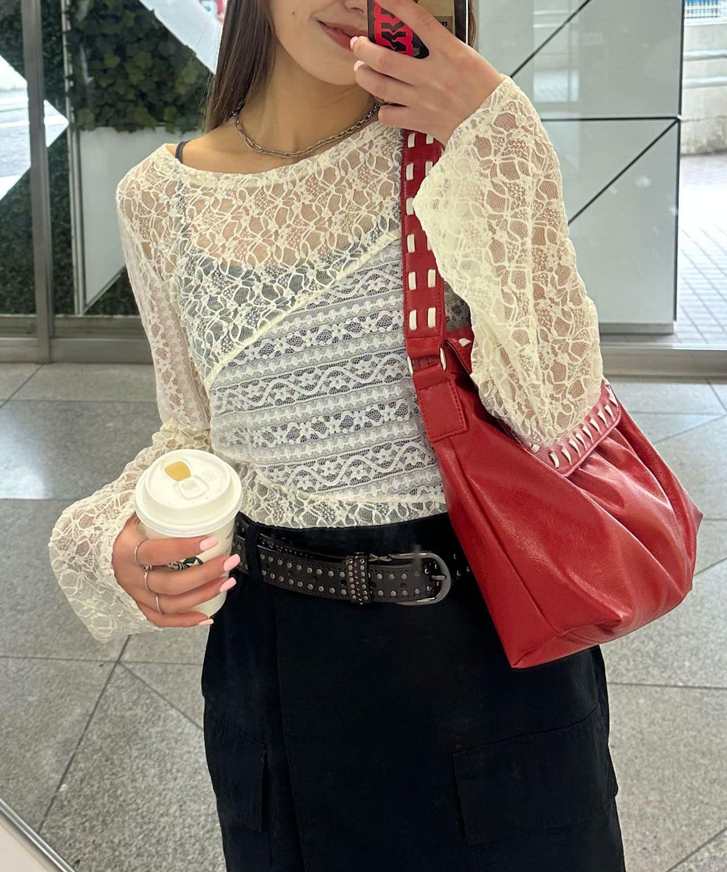 蕾絲面料拼接短袖上衣