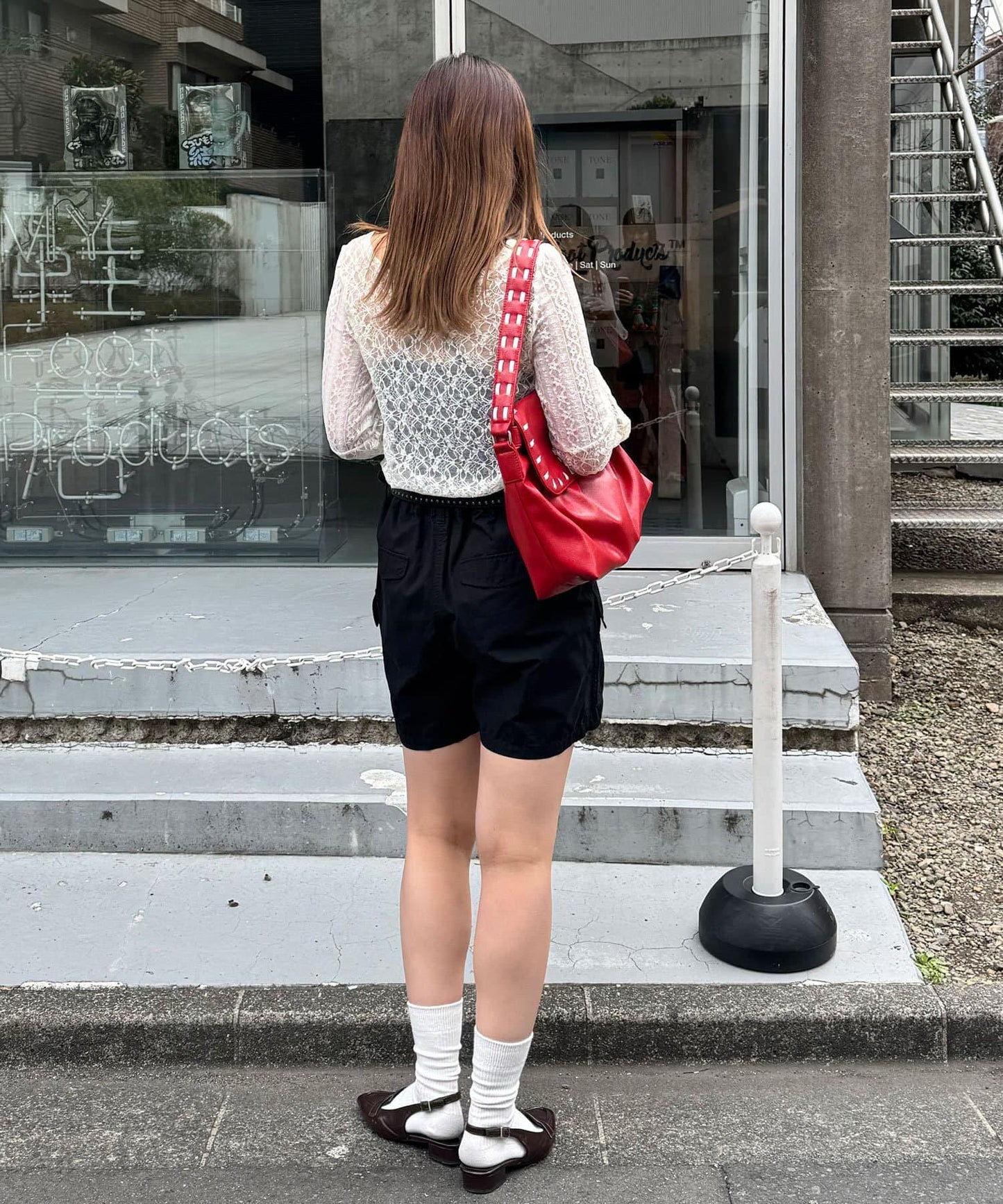 蕾絲面料拼接短袖上衣