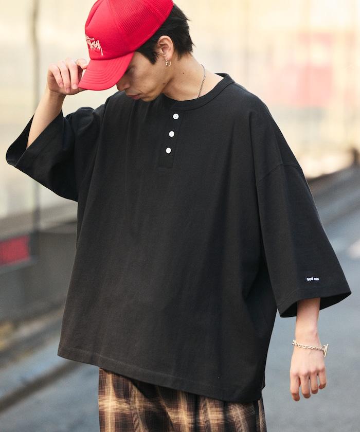 寬鬆剪裁 一點刺繡 圓領T恤/寬鬆剪裁