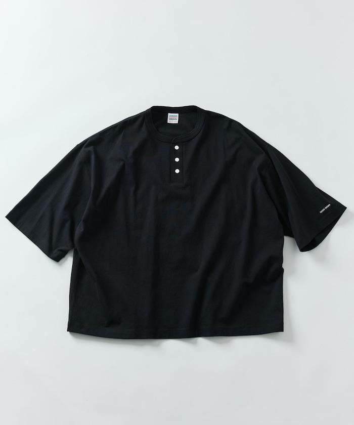 寬鬆剪裁 一點刺繡 圓領T恤/寬鬆剪裁