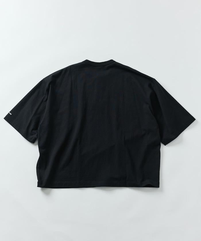 寬鬆剪裁 一點刺繡 圓領T恤/寬鬆剪裁