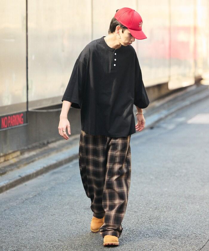 寬鬆剪裁 一點刺繡 圓領T恤/寬鬆剪裁