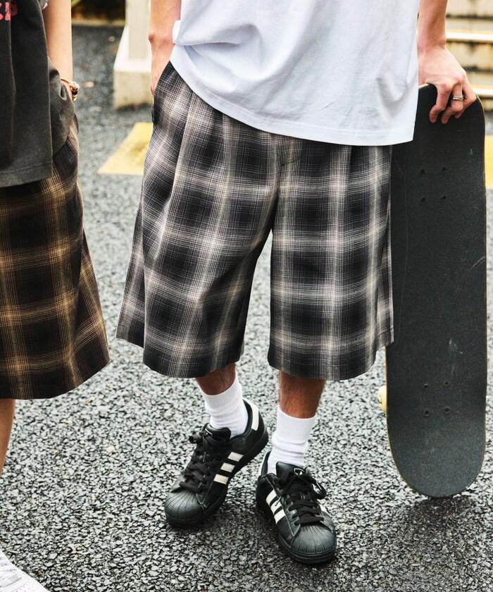 寬鬆剪裁漸變格紋休閒短褲