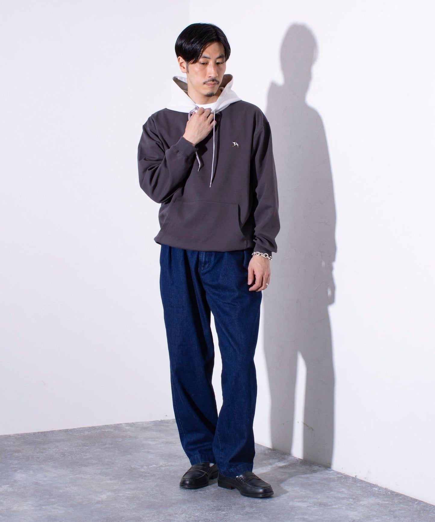 【GLOSTER】法國鬥牛犬刺繡 紙箱雙色帽T恤 連帽衫