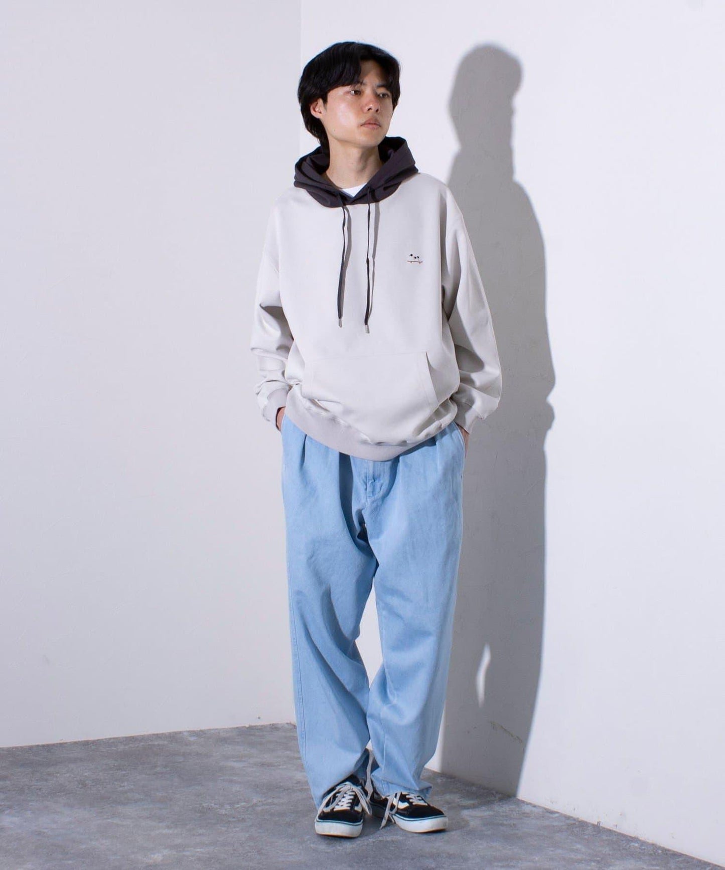 【GLOSTER】法國鬥牛犬刺繡 紙箱雙色帽T恤 連帽衫