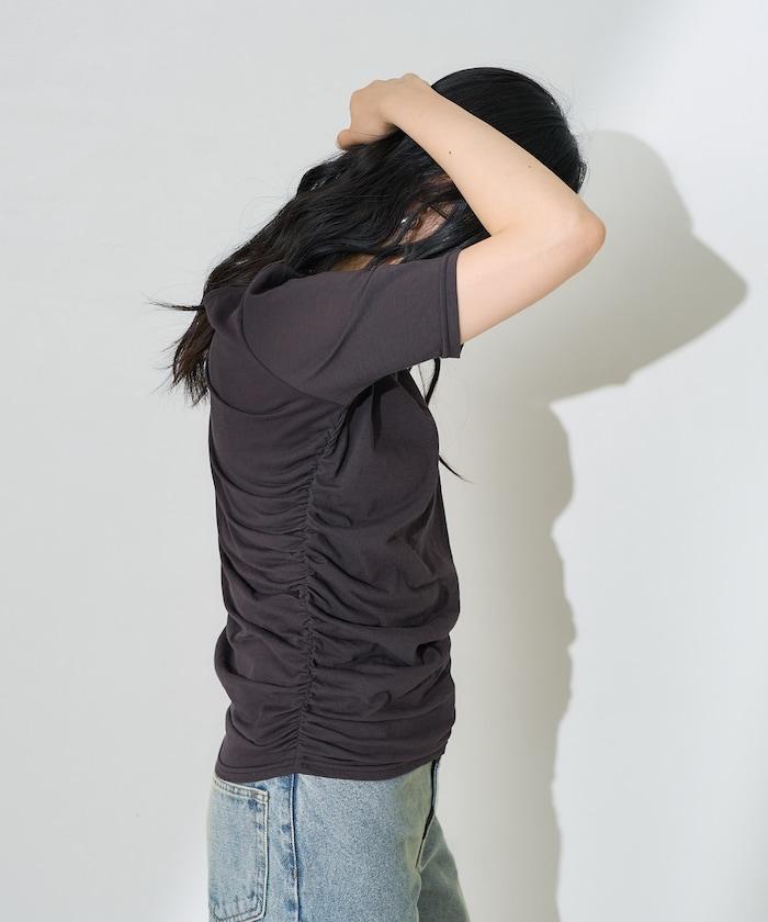 打褶上衣