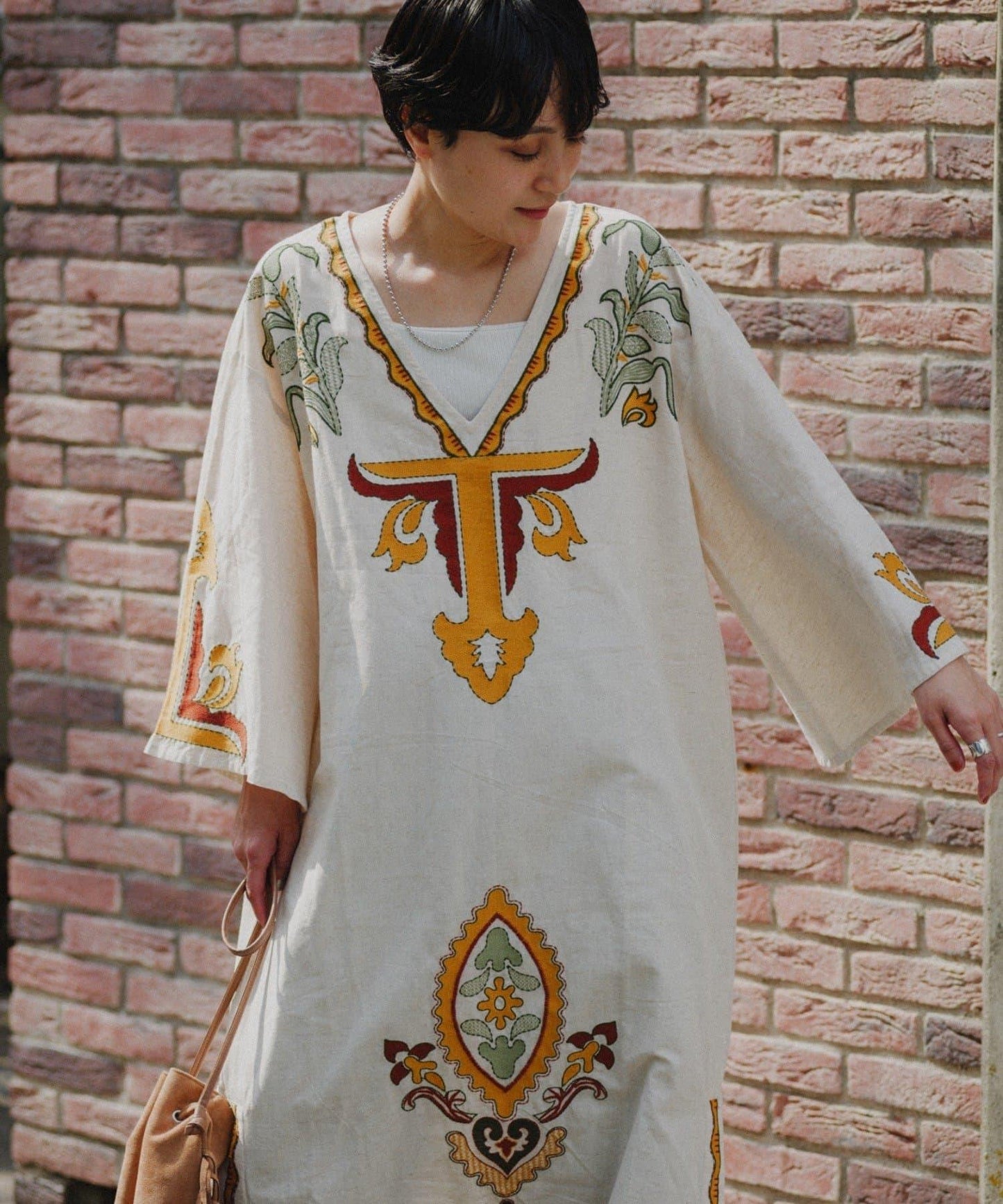 【aguni】刺繡I型連衣裙