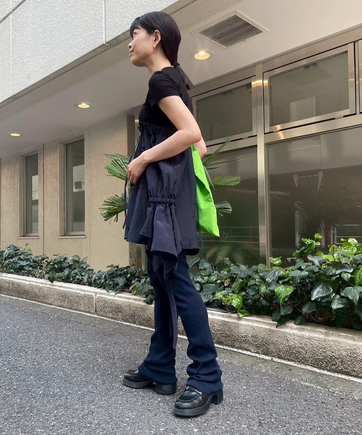 條紋單肩蕾絲襯衫