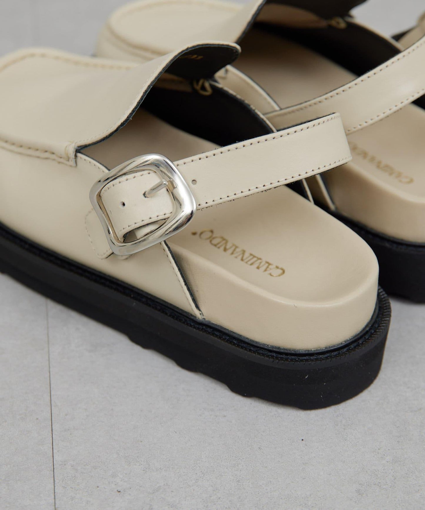 【CAMINAND】綁帶木底涼鞋