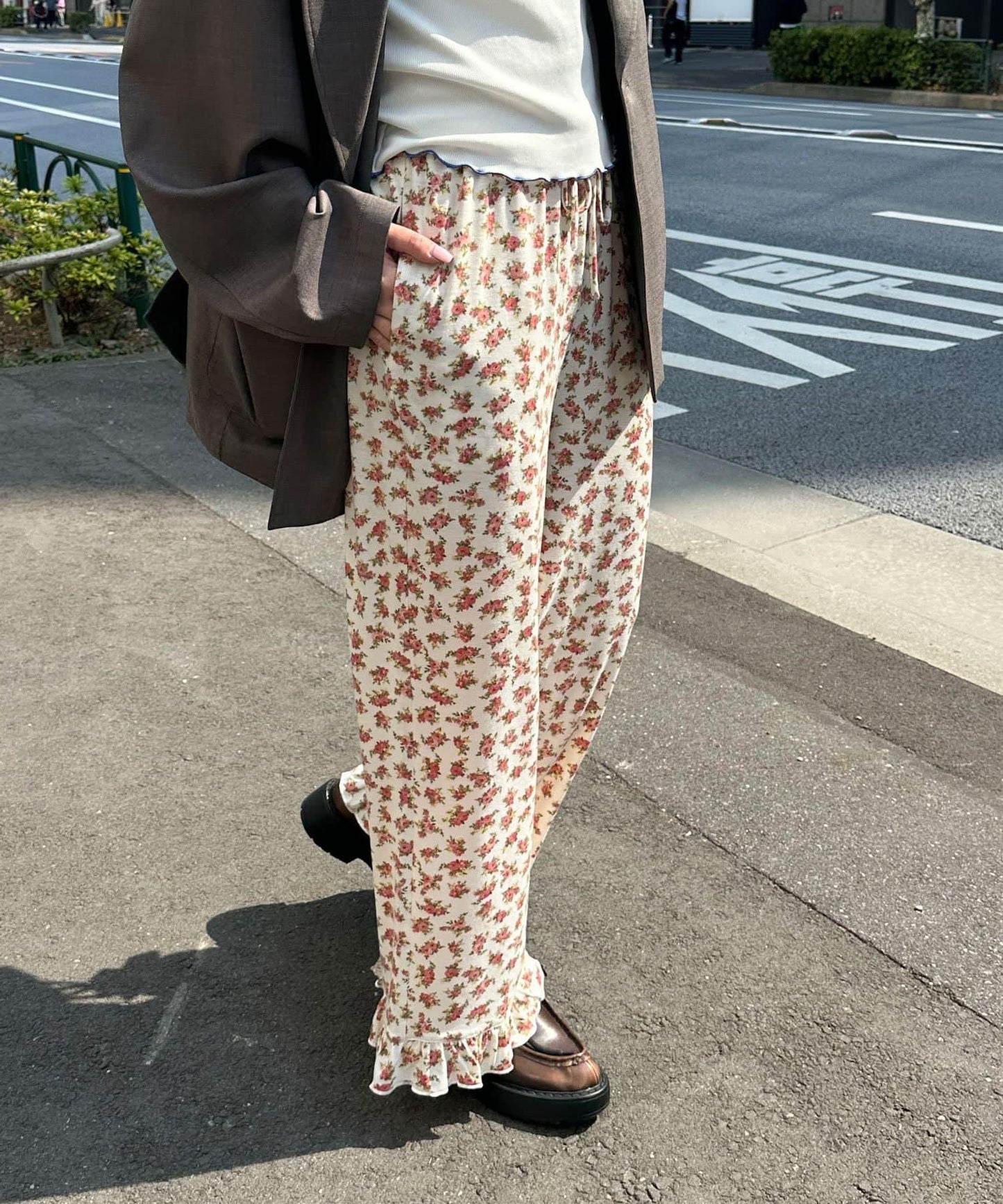 剪裁花邊褲