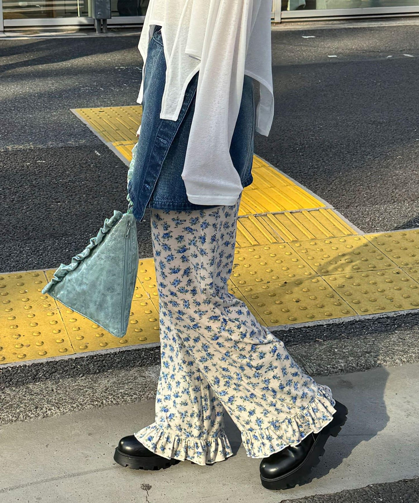 剪裁花邊褲