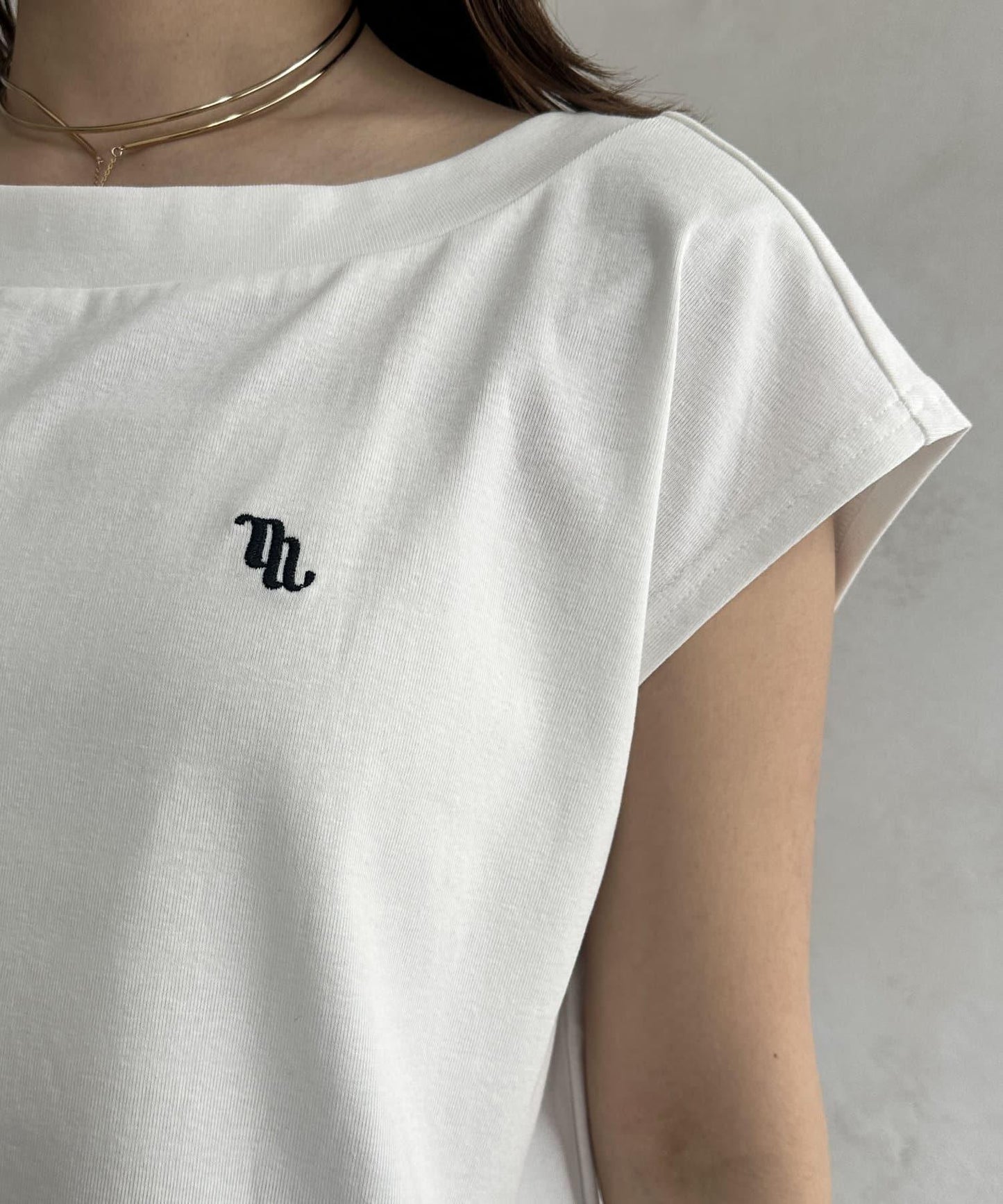 刺繡logo船領法式T恤