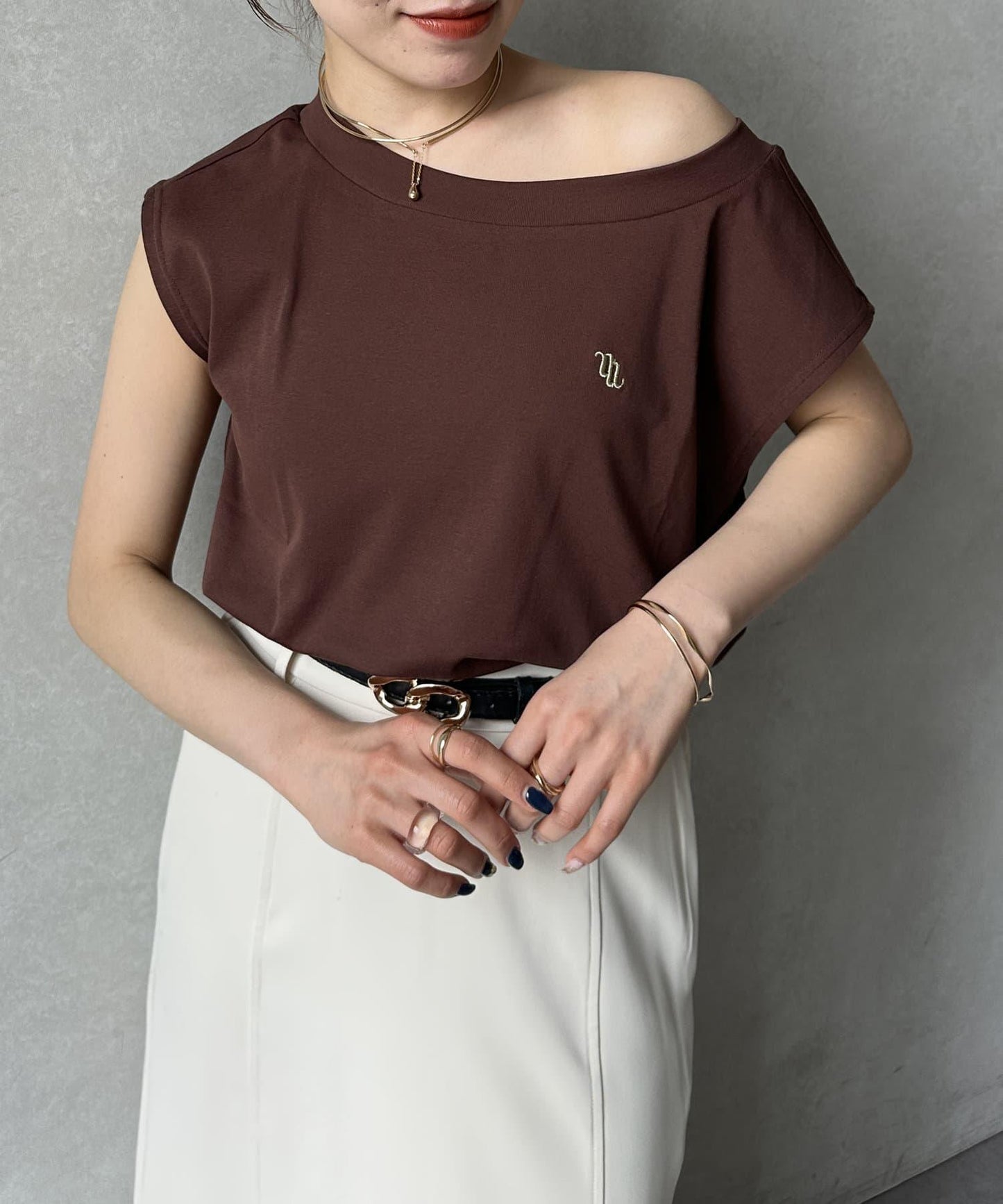 刺繡logo船領法式T恤