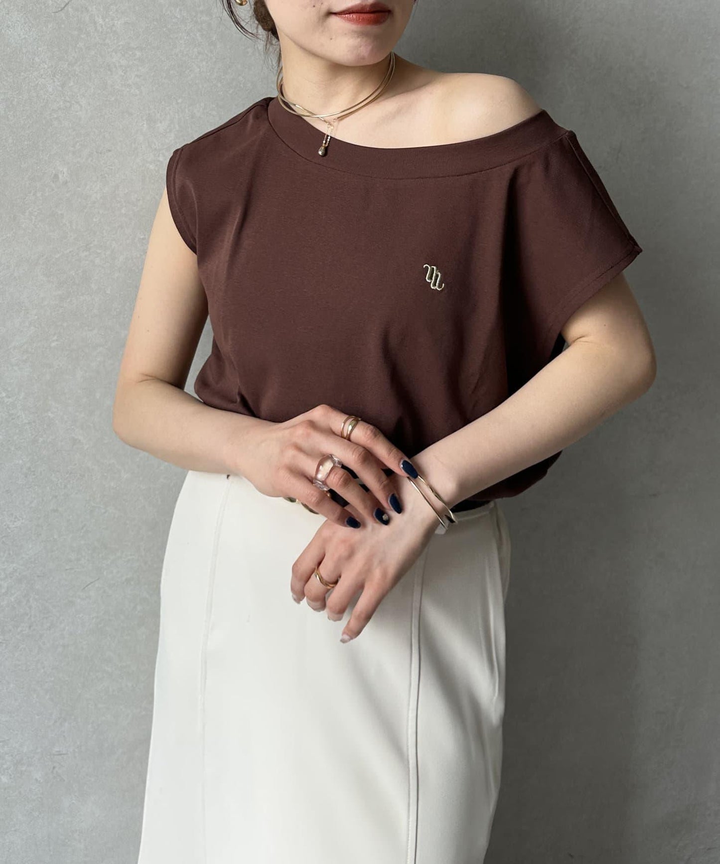 刺繡logo船領法式T恤