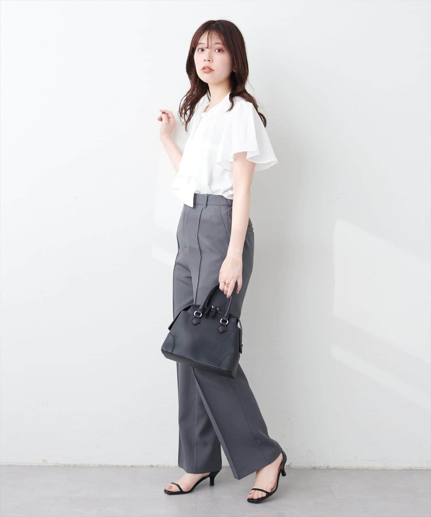 【限定】鑲金條領結襯衫