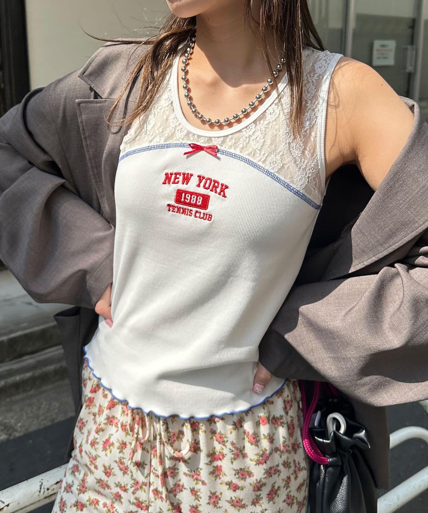 蕾絲拼接刺繡logo背心