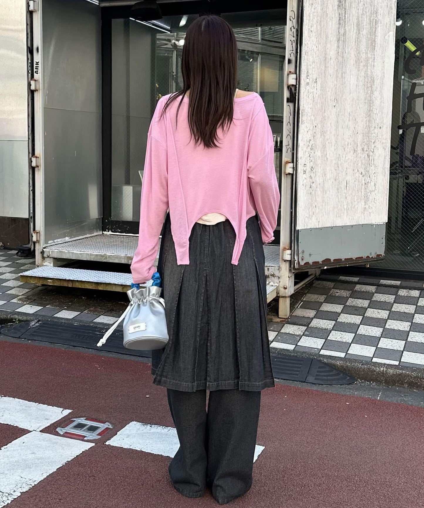 淺藍色牛仔布褶皺中長裙