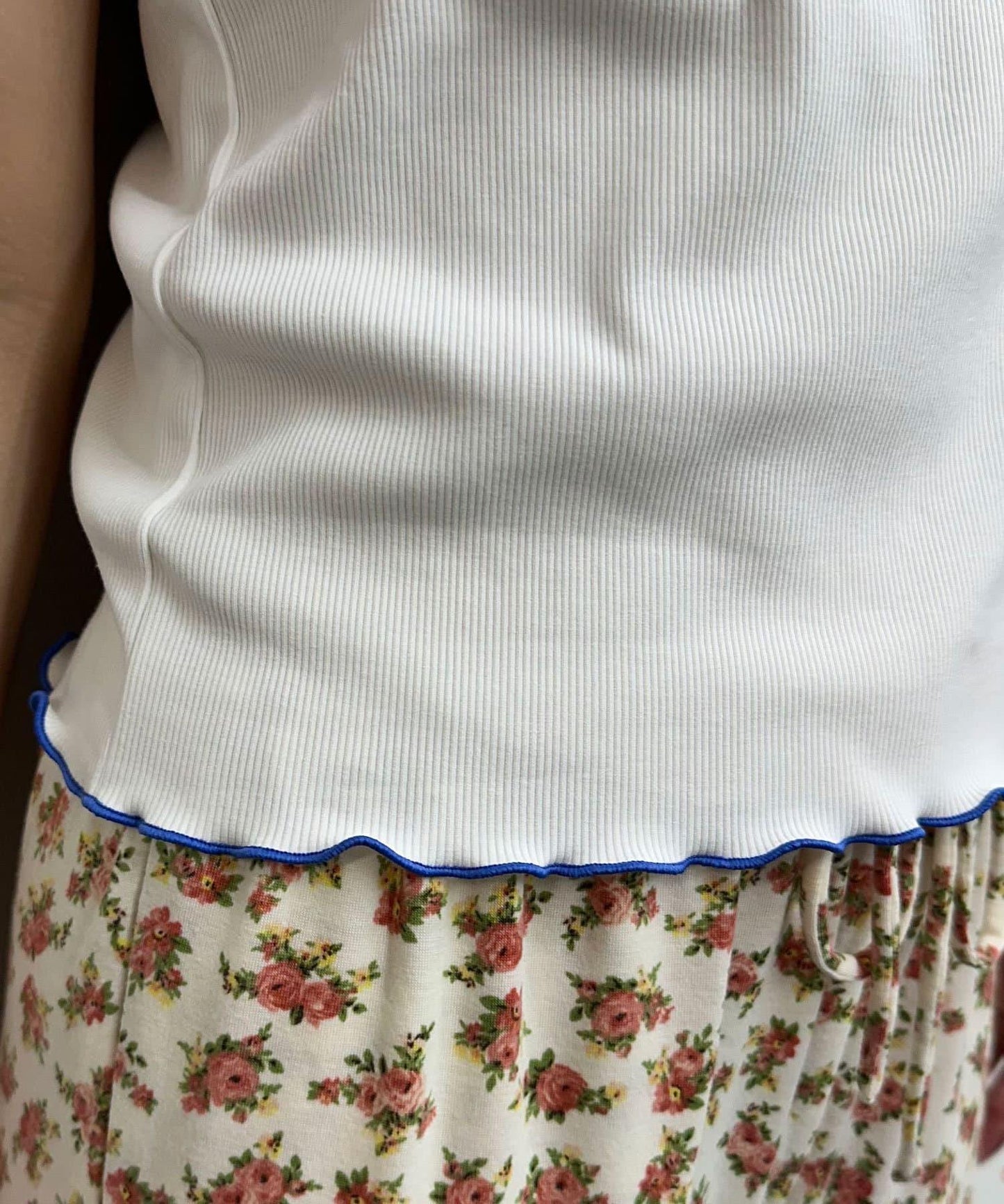 蕾絲拼接刺繡logo背心