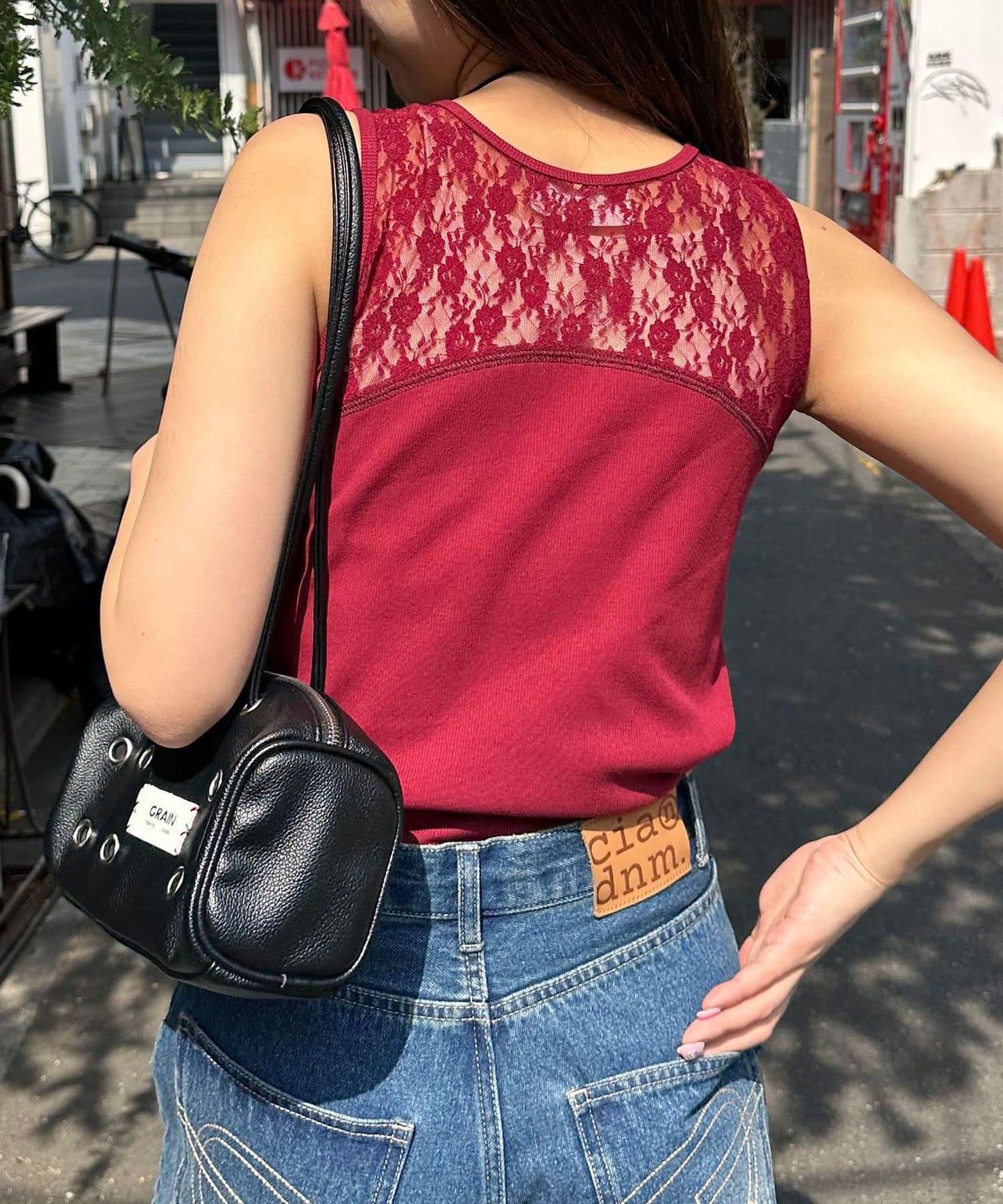 蕾絲拼接刺繡logo背心