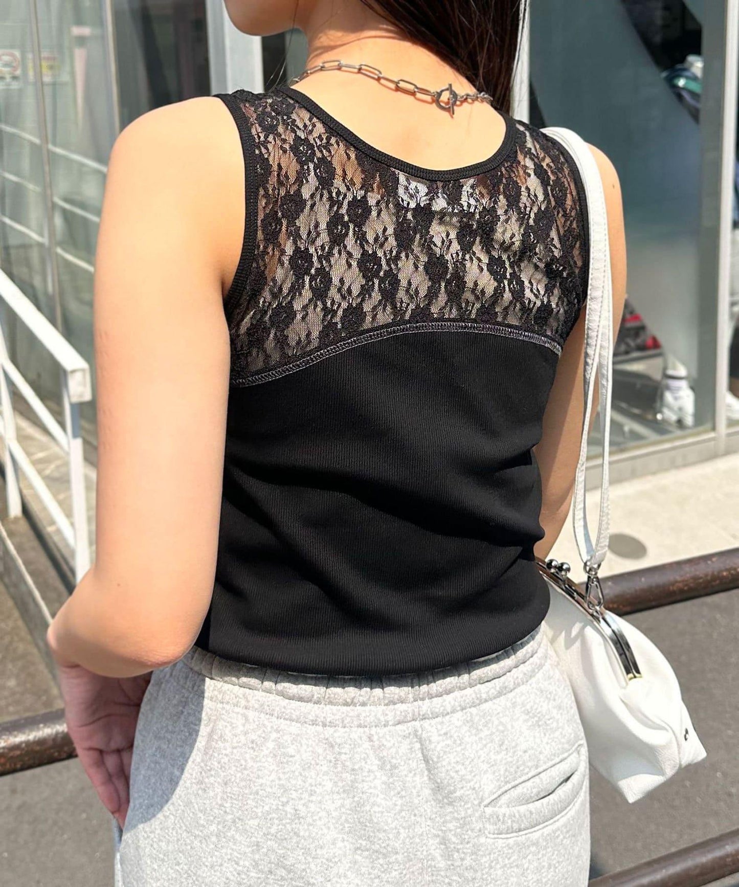 蕾絲拼接刺繡logo背心