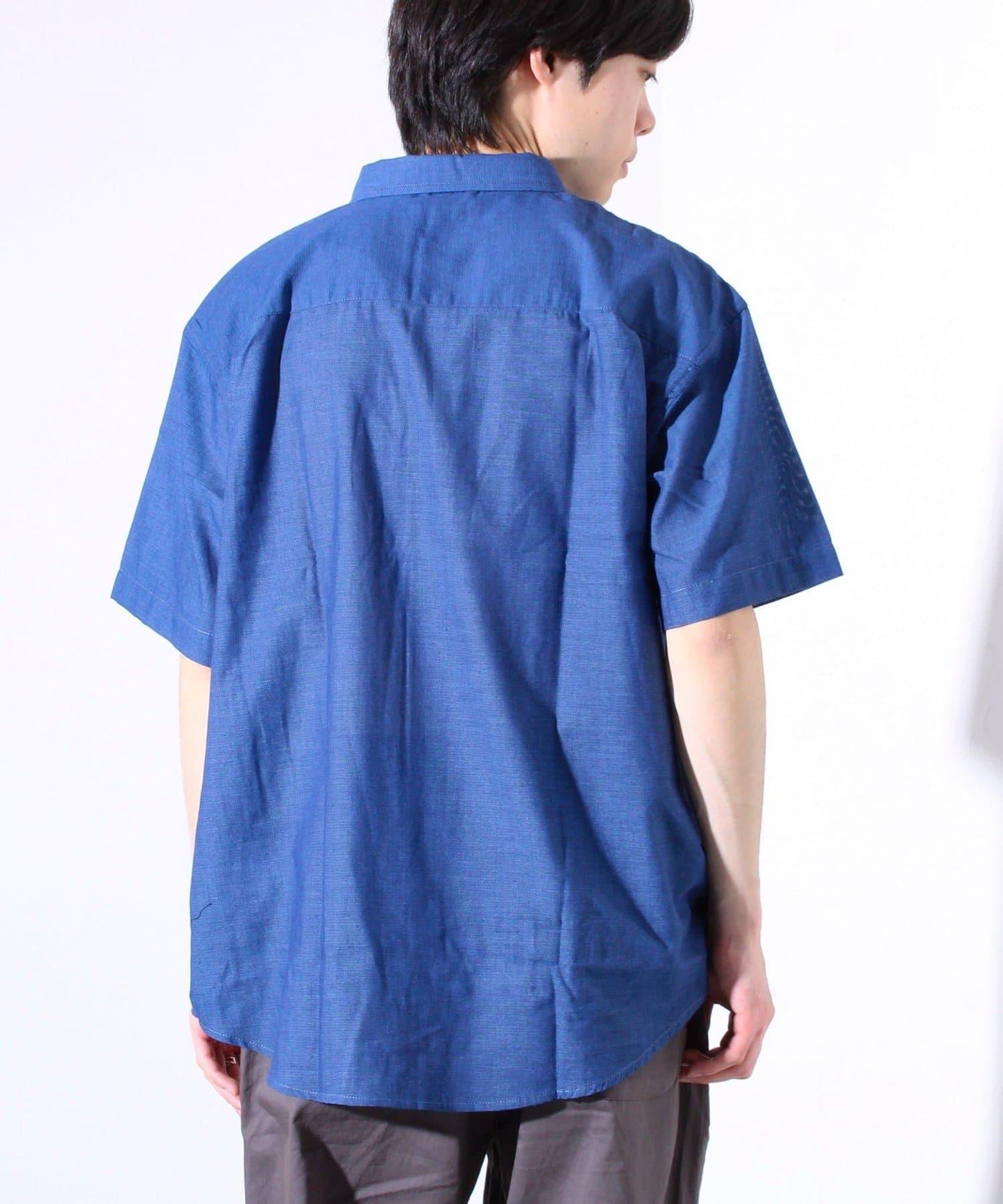 【GLOSTER】法國鬥牛犬刺繡 空中漂浮 短袖襯衫
