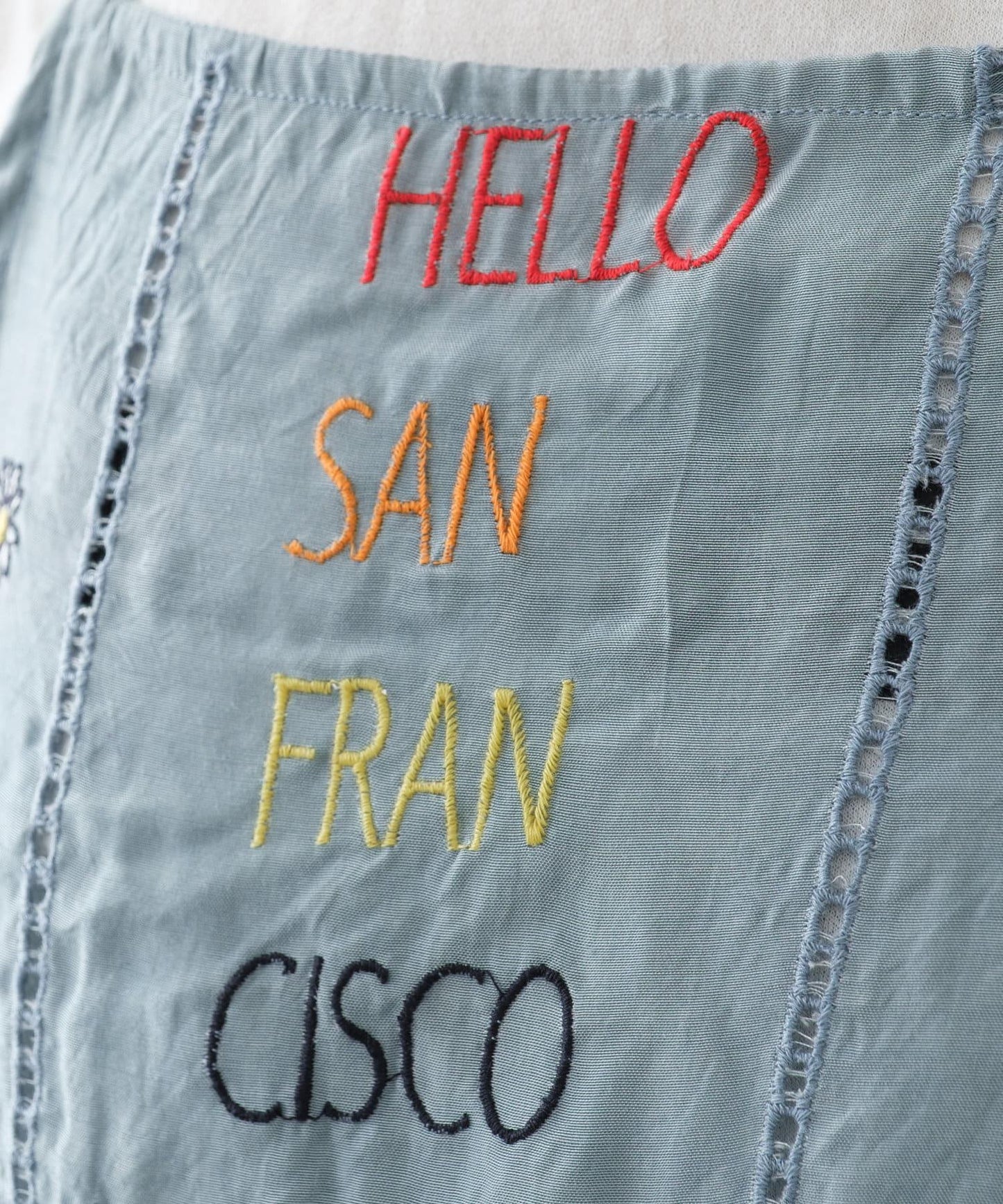 【HELLO.SANFRANCISCO/哈羅舊金山】原刺繡緞面吊帶
