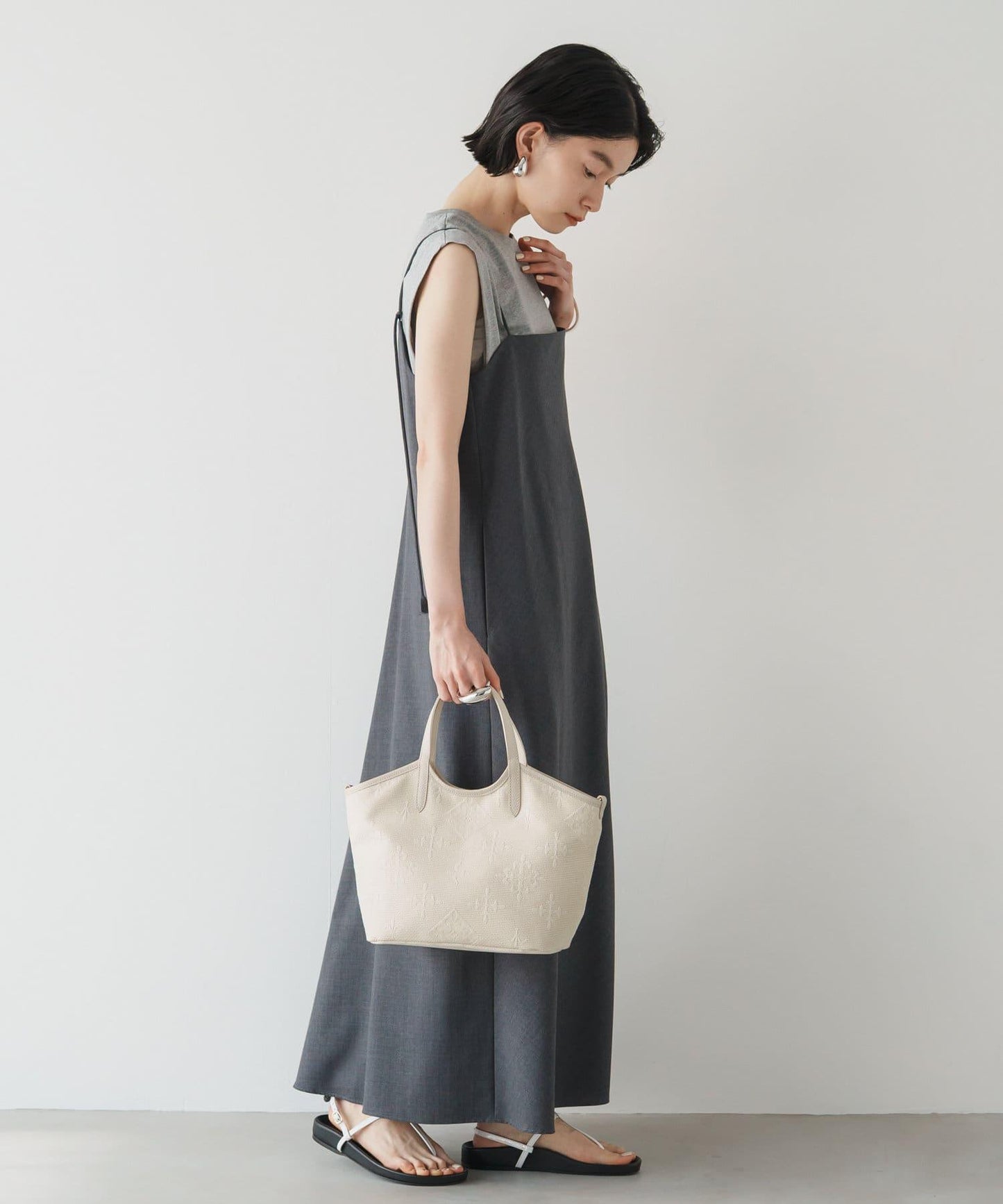 【人氣素材今年再次登場】刺繡迷你手提袋