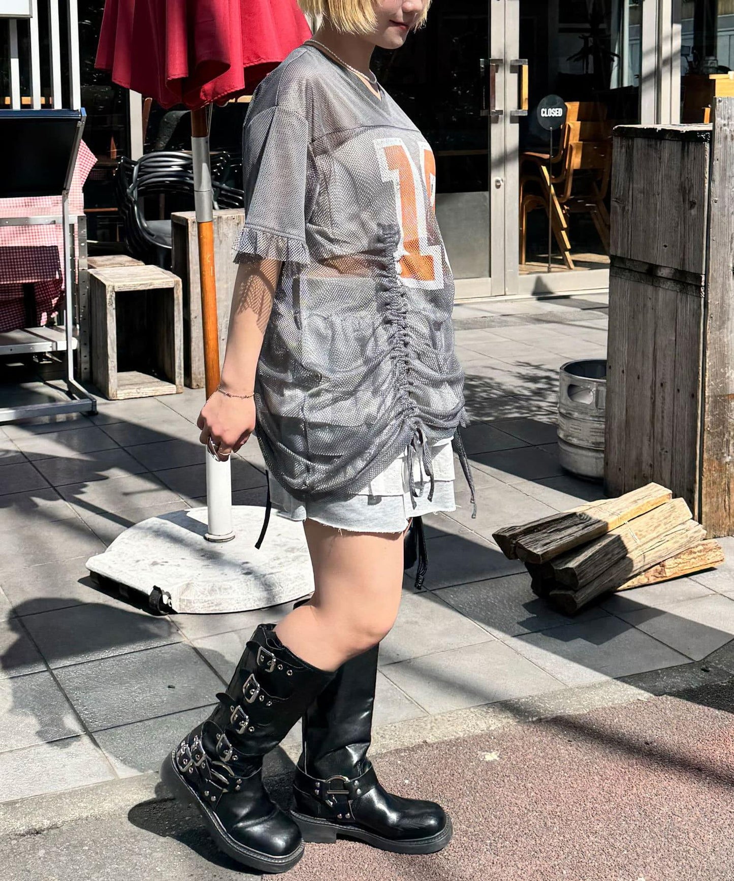 網眼數字印花荷葉邊T恤