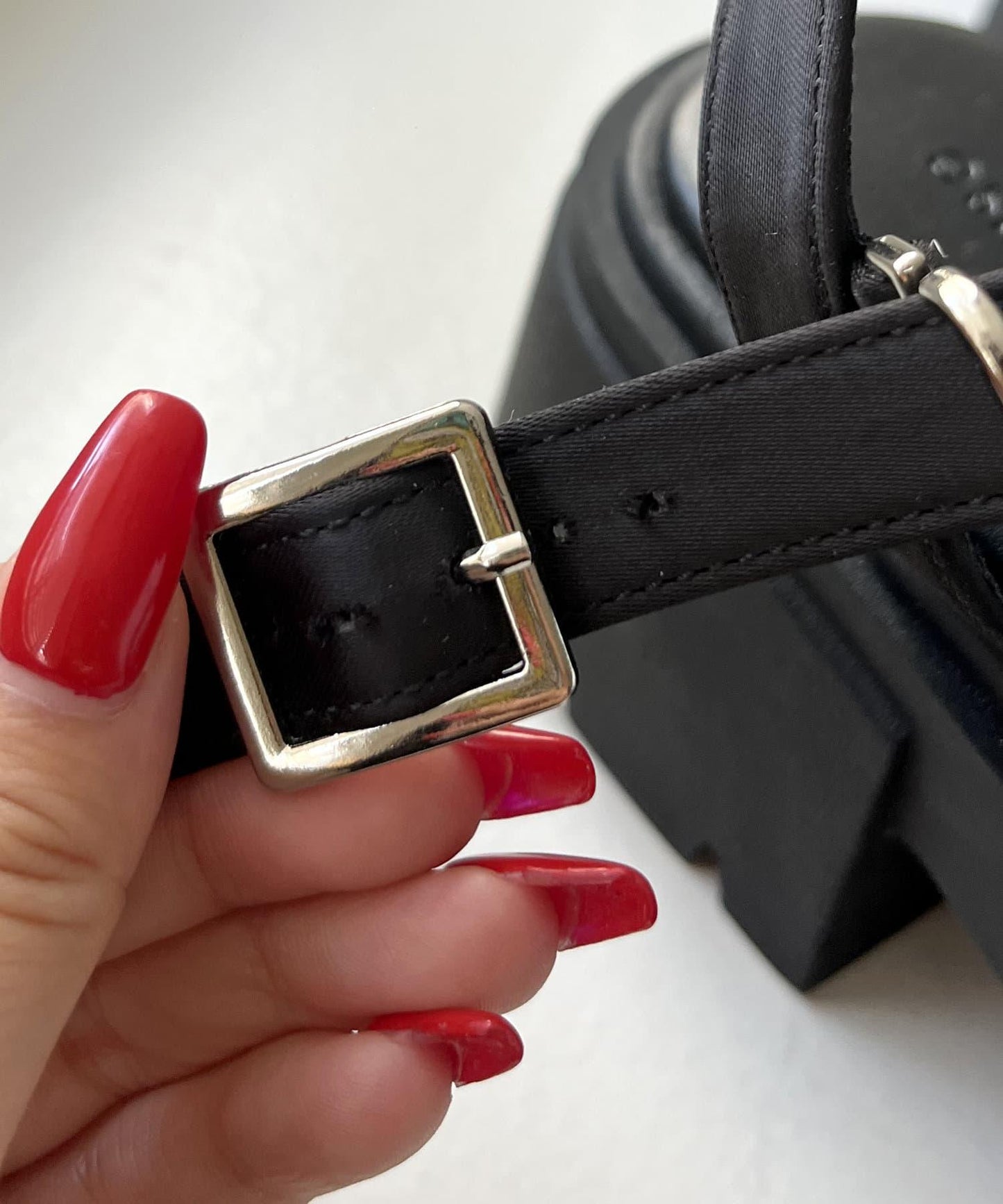 珠飾綁帶厚底涼鞋