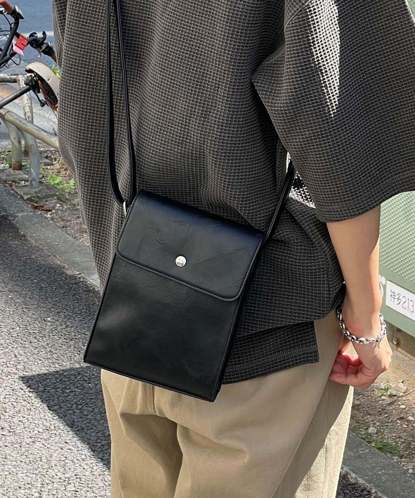 方形肩揹包