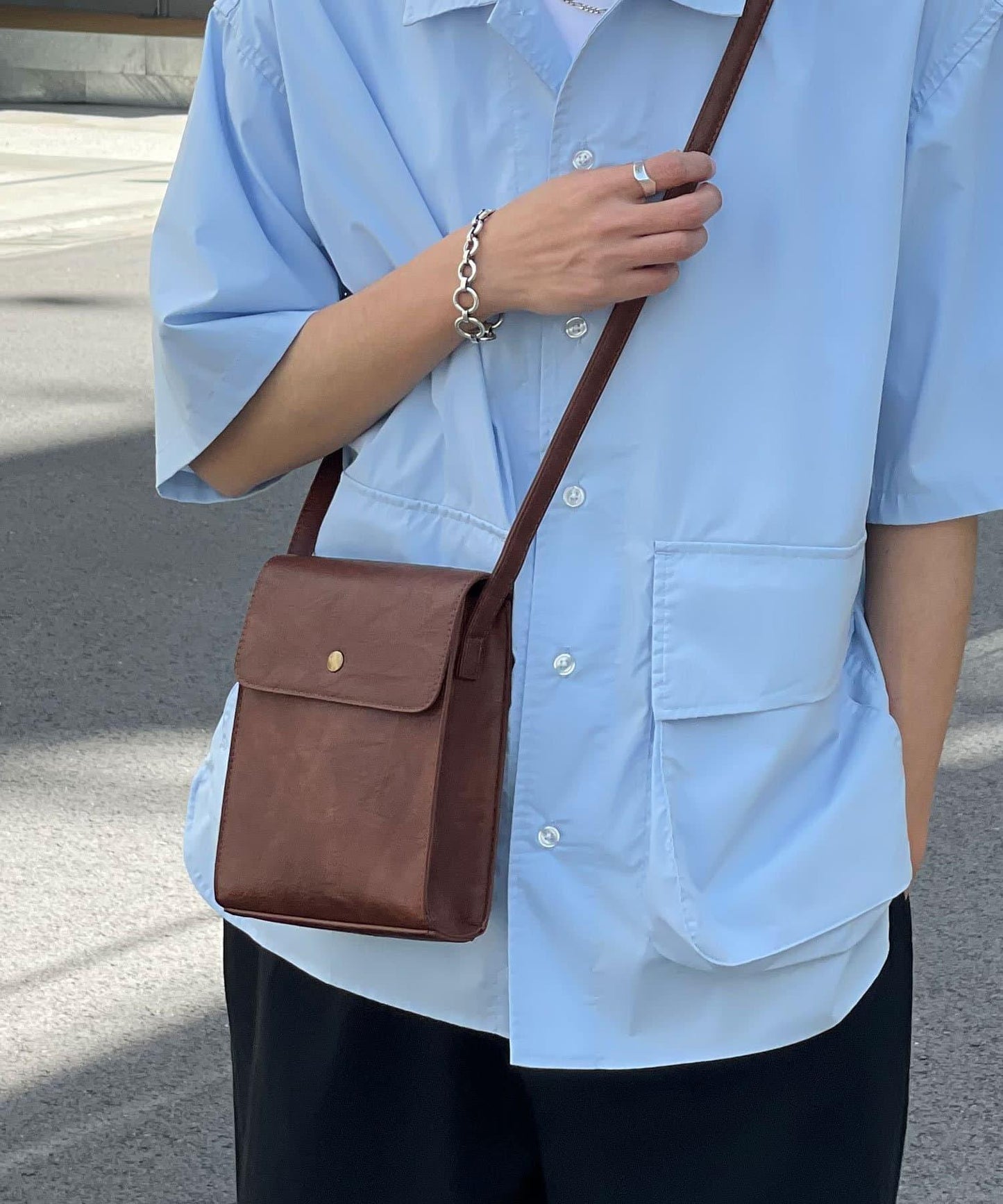 方形肩揹包