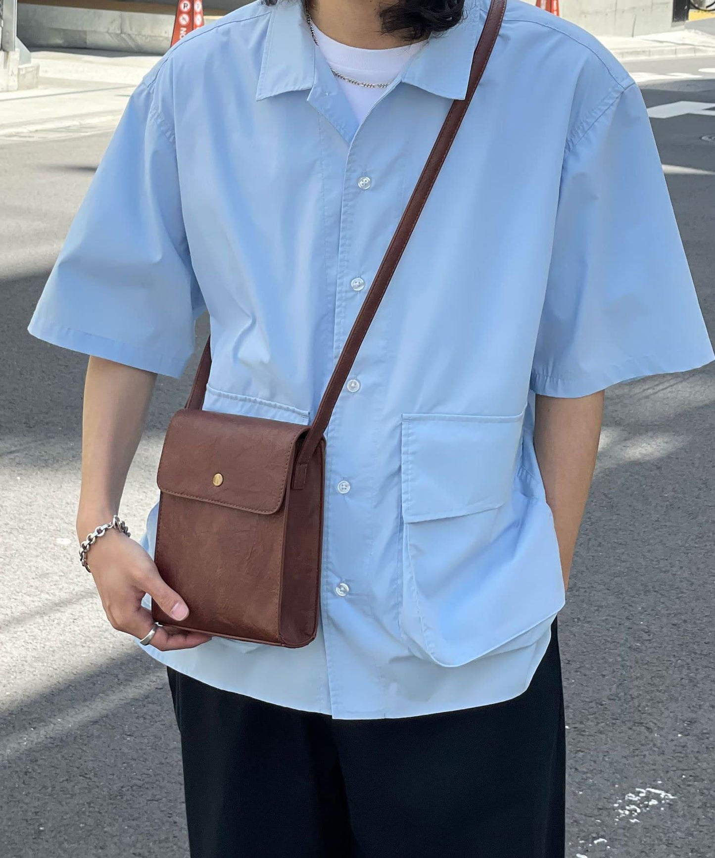 方形肩揹包
