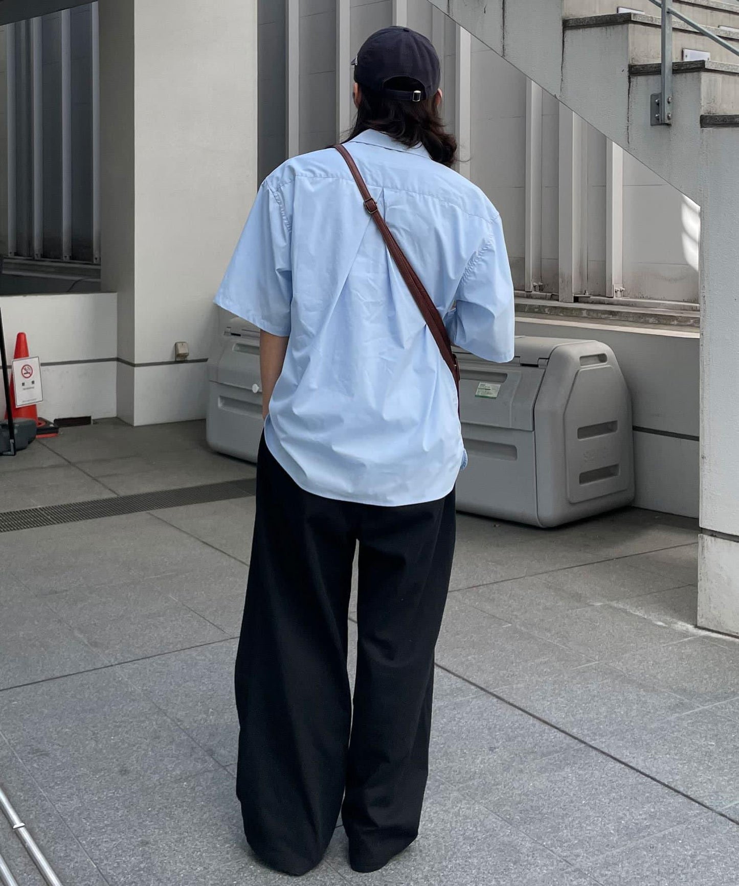 方形肩揹包