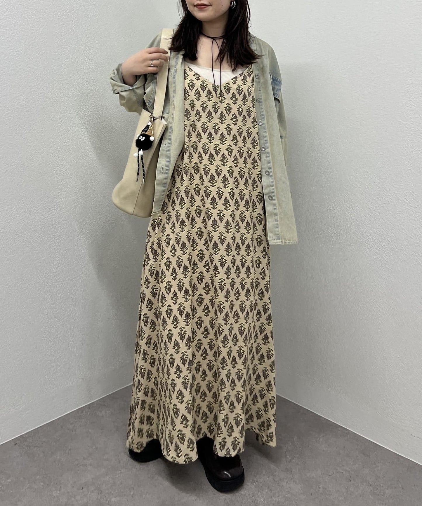 全印花人造絲吊帶連衣裙