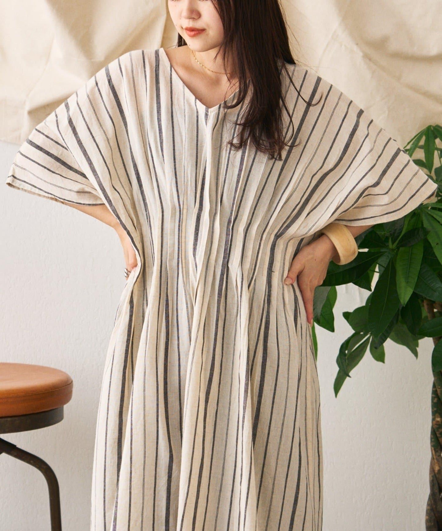【印度】棉麻高腰折褶露肩連衣裙