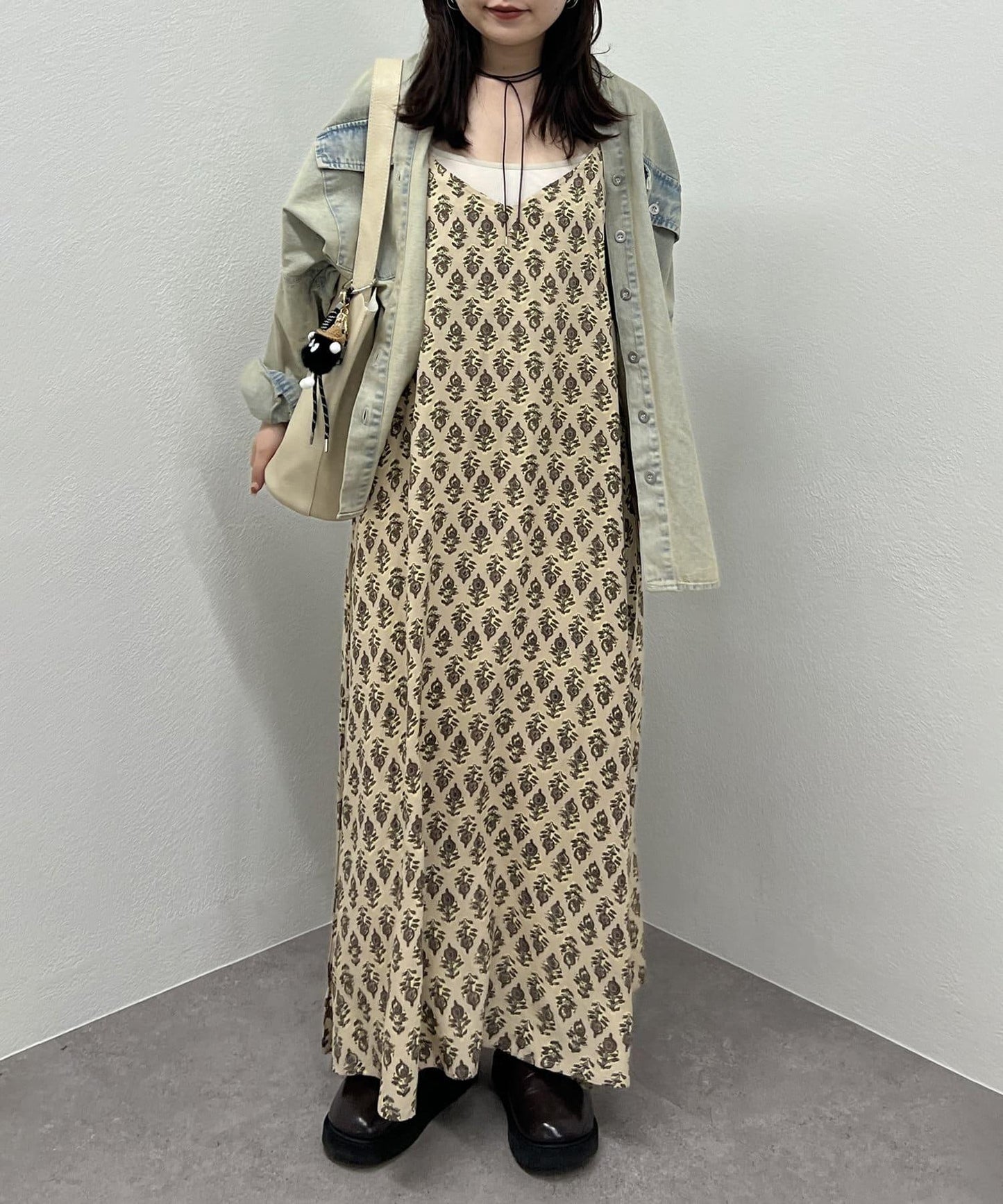 全印花人造絲吊帶連衣裙
