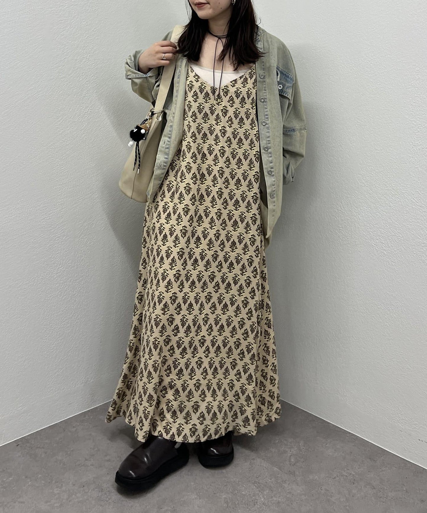 全印花人造絲吊帶連衣裙