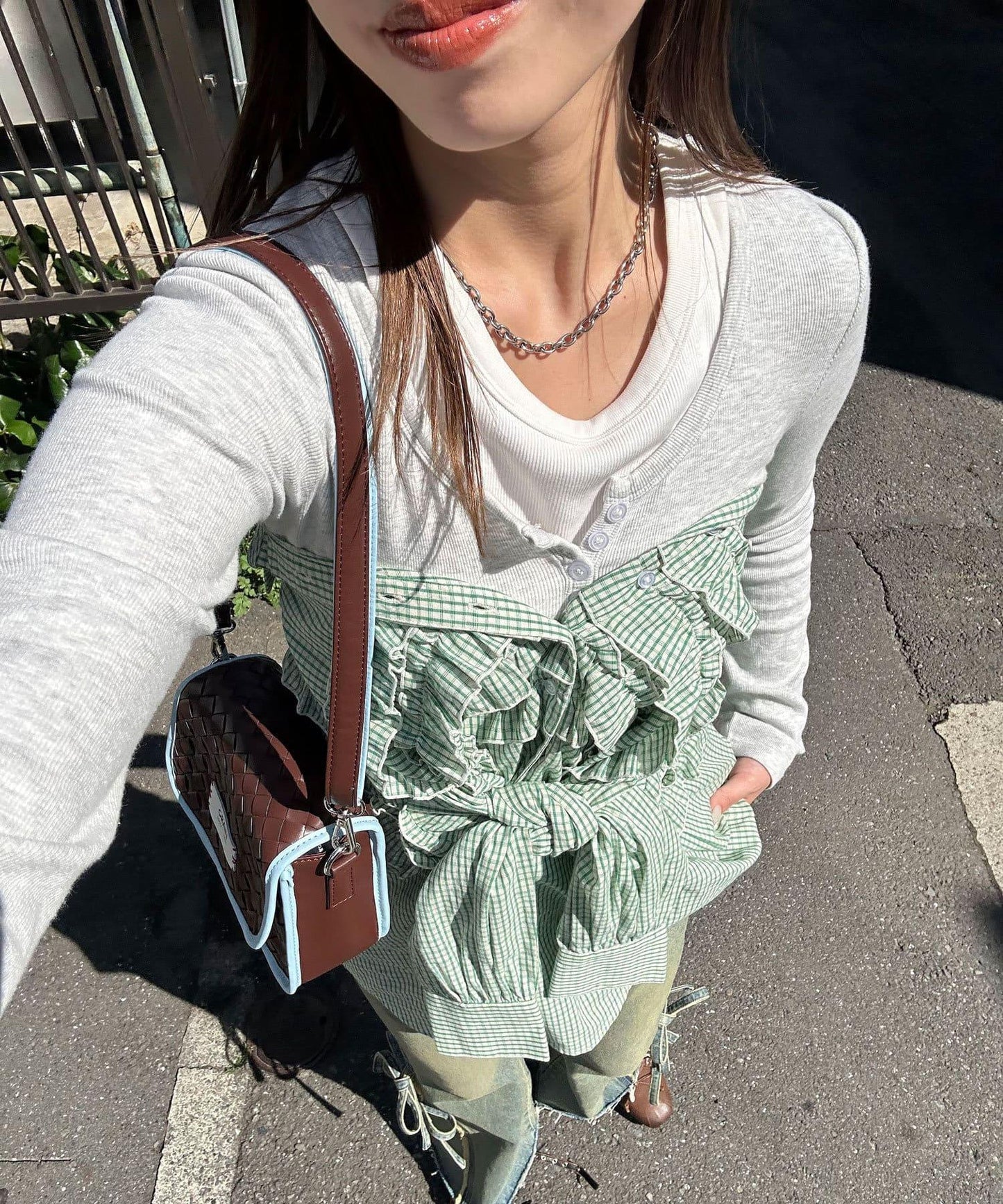 荷葉邊拼接上衣