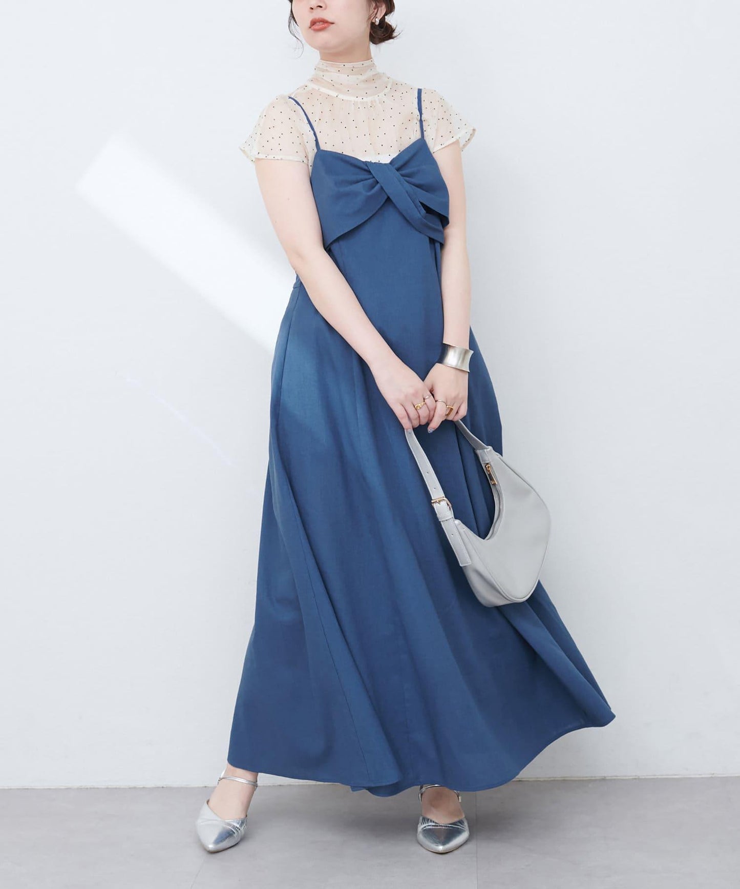 osono亞麻混紡扭曲吊帶連衣裙