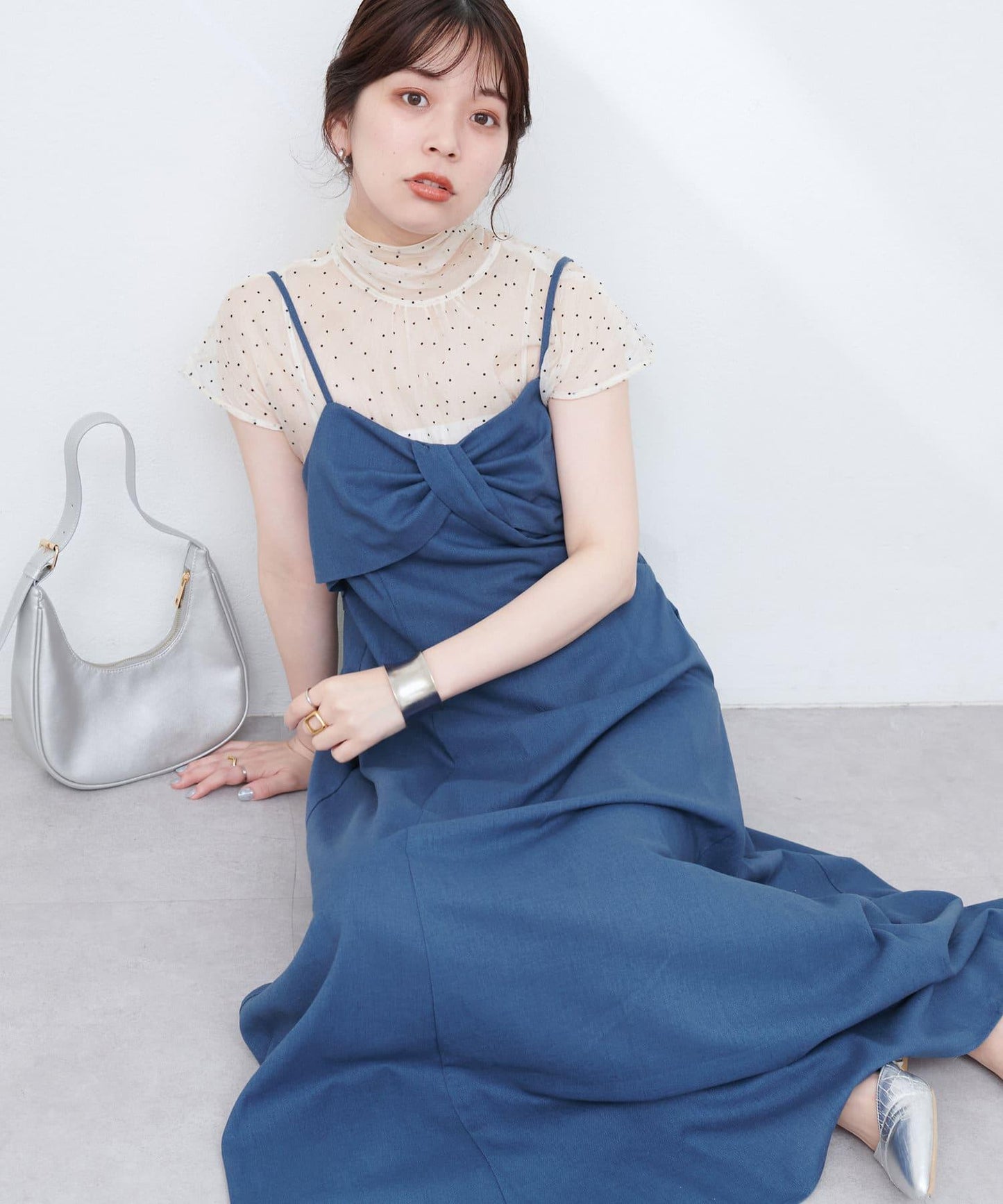 osono亞麻混紡扭曲吊帶連衣裙