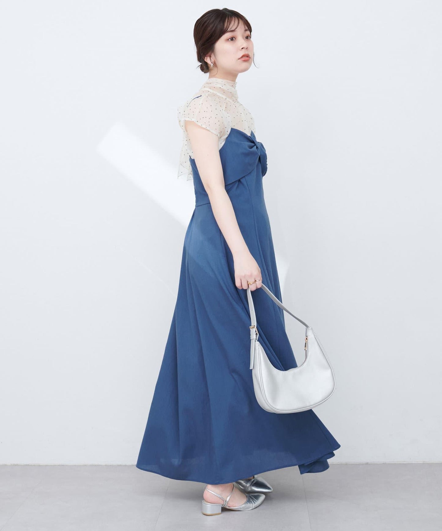 osono亞麻混紡扭曲吊帶連衣裙