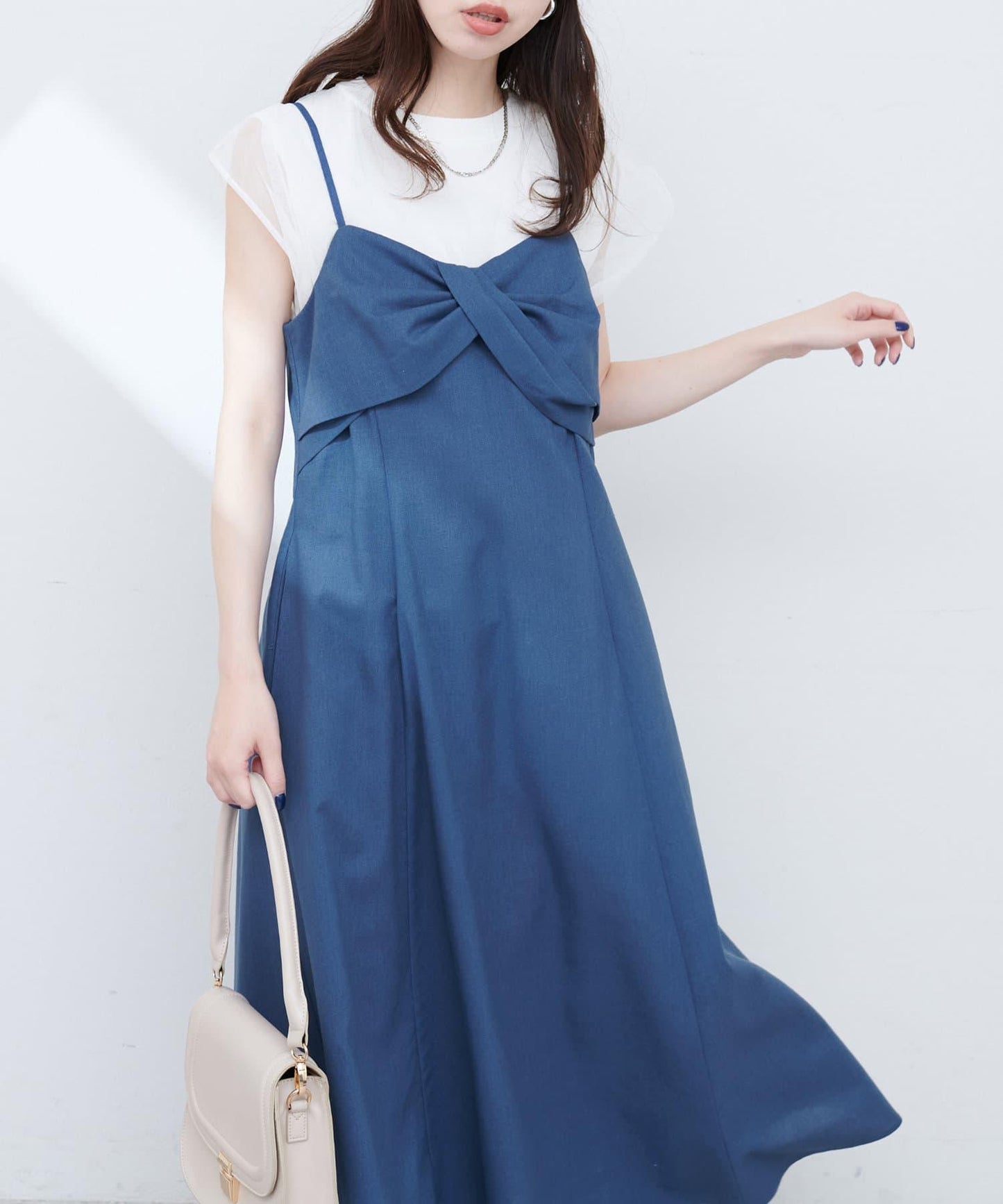 osono亞麻混紡扭曲吊帶連衣裙
