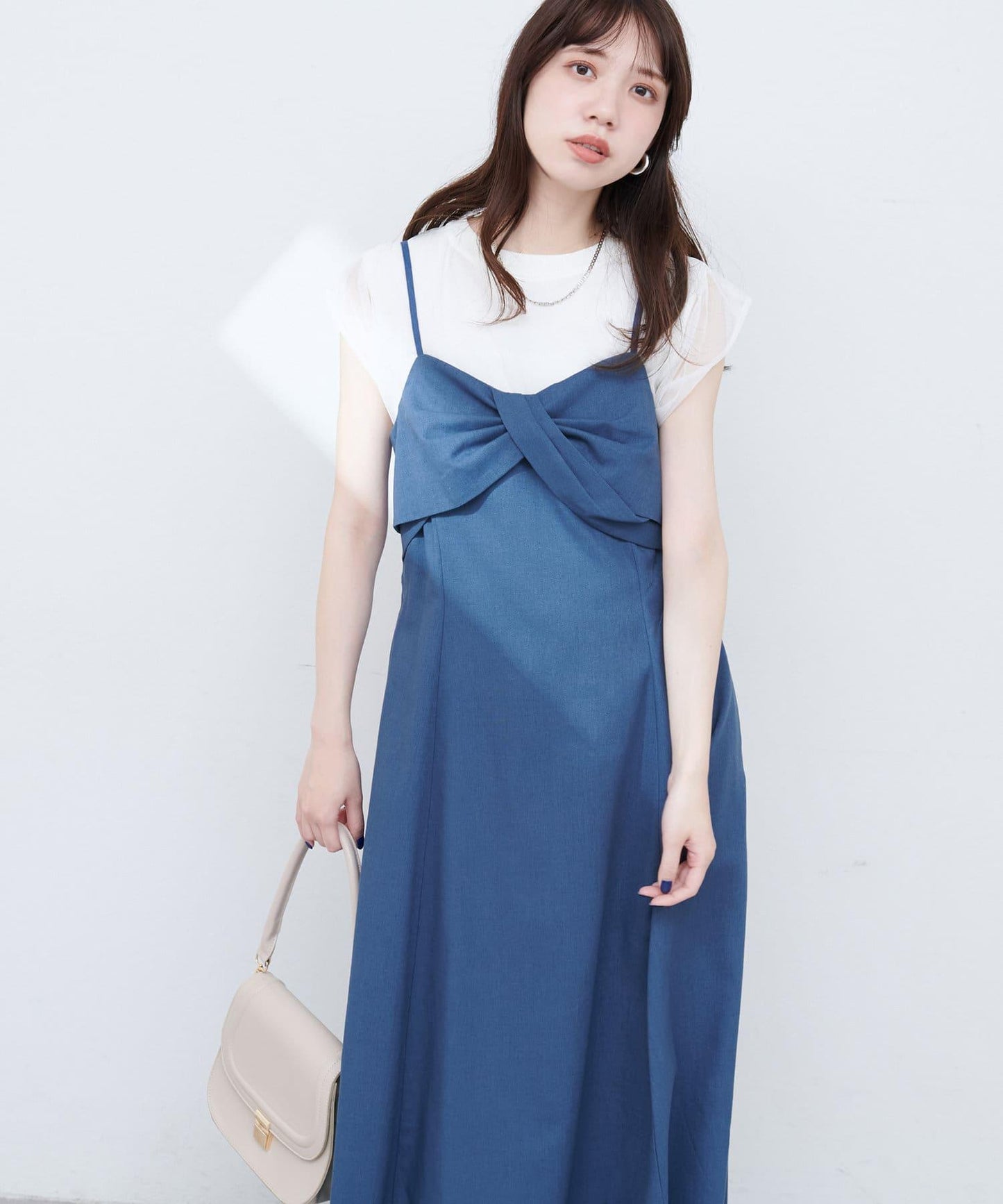 osono亞麻混紡扭曲吊帶連衣裙