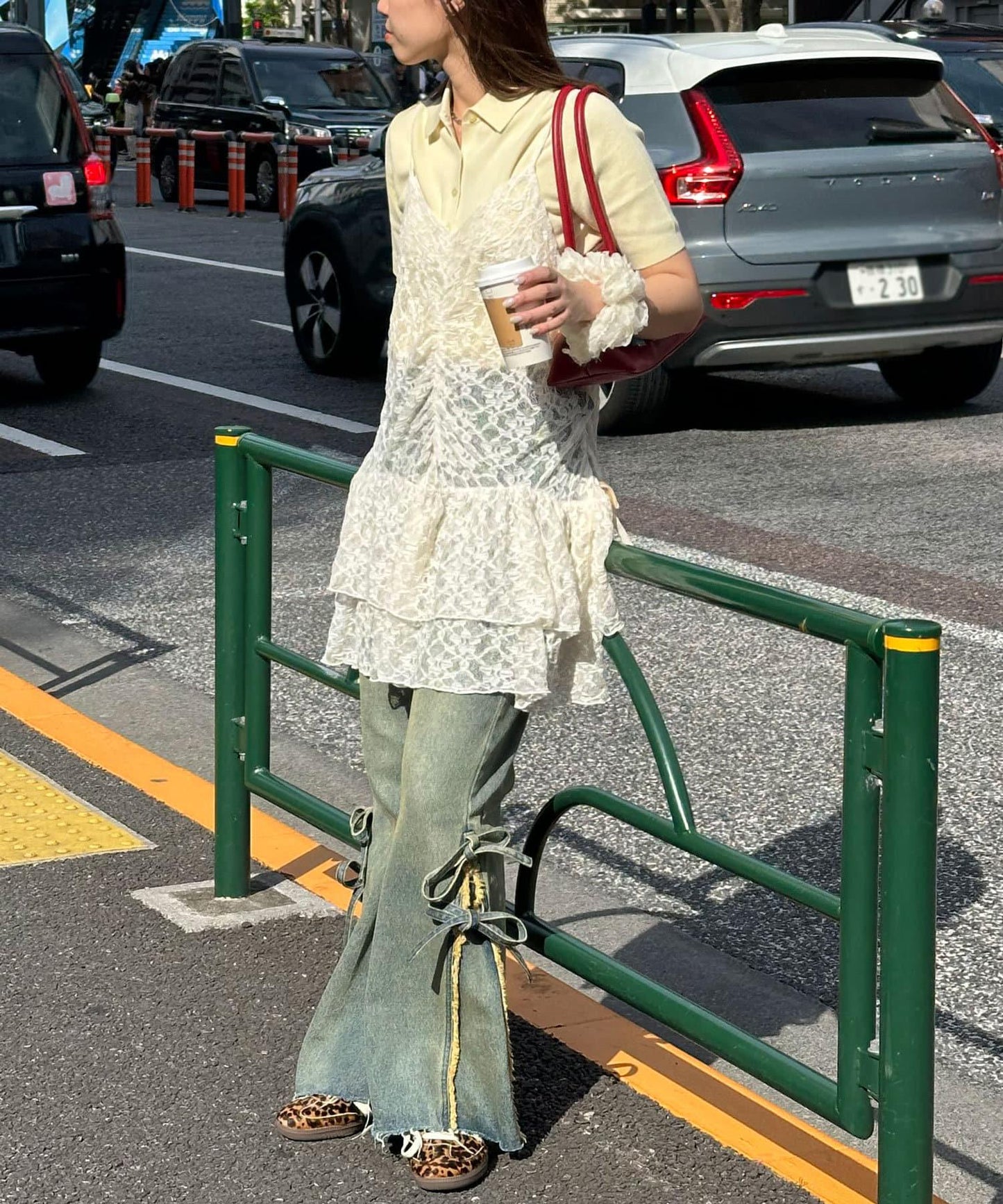 絨帶蕾絲吊帶連衣裙