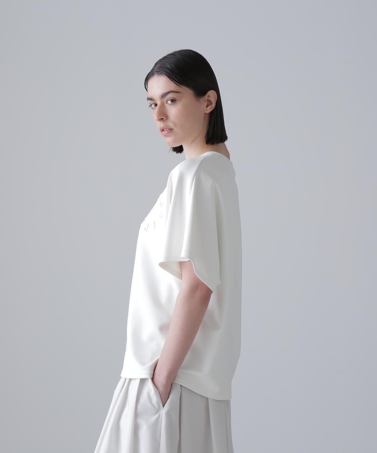 壓花標誌T-shirt