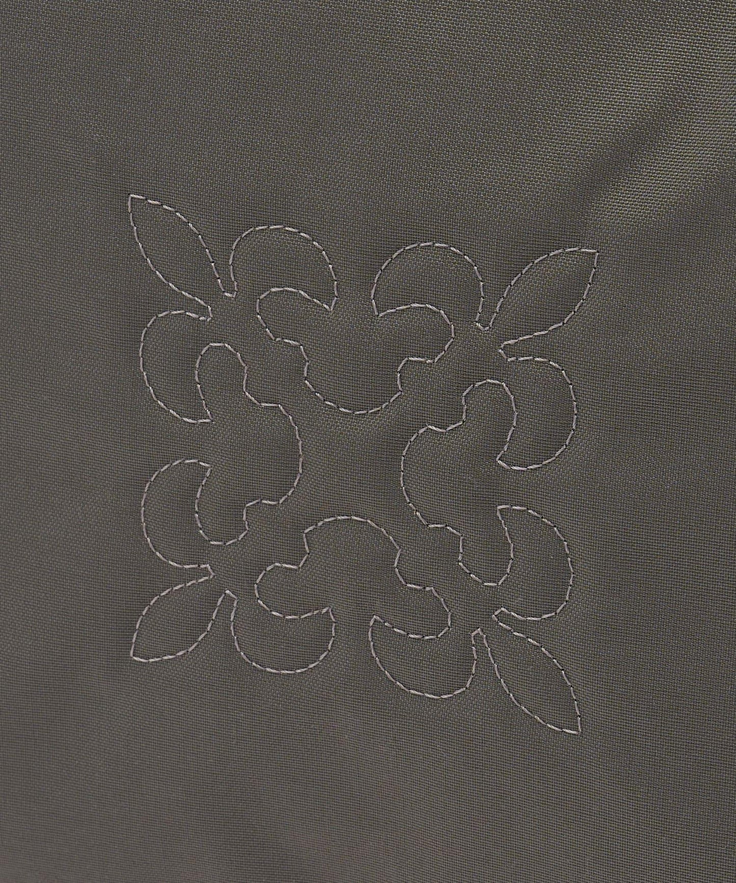 【390克/具有防水功能】帶拉鍊的科迪拉尼龍手提包
