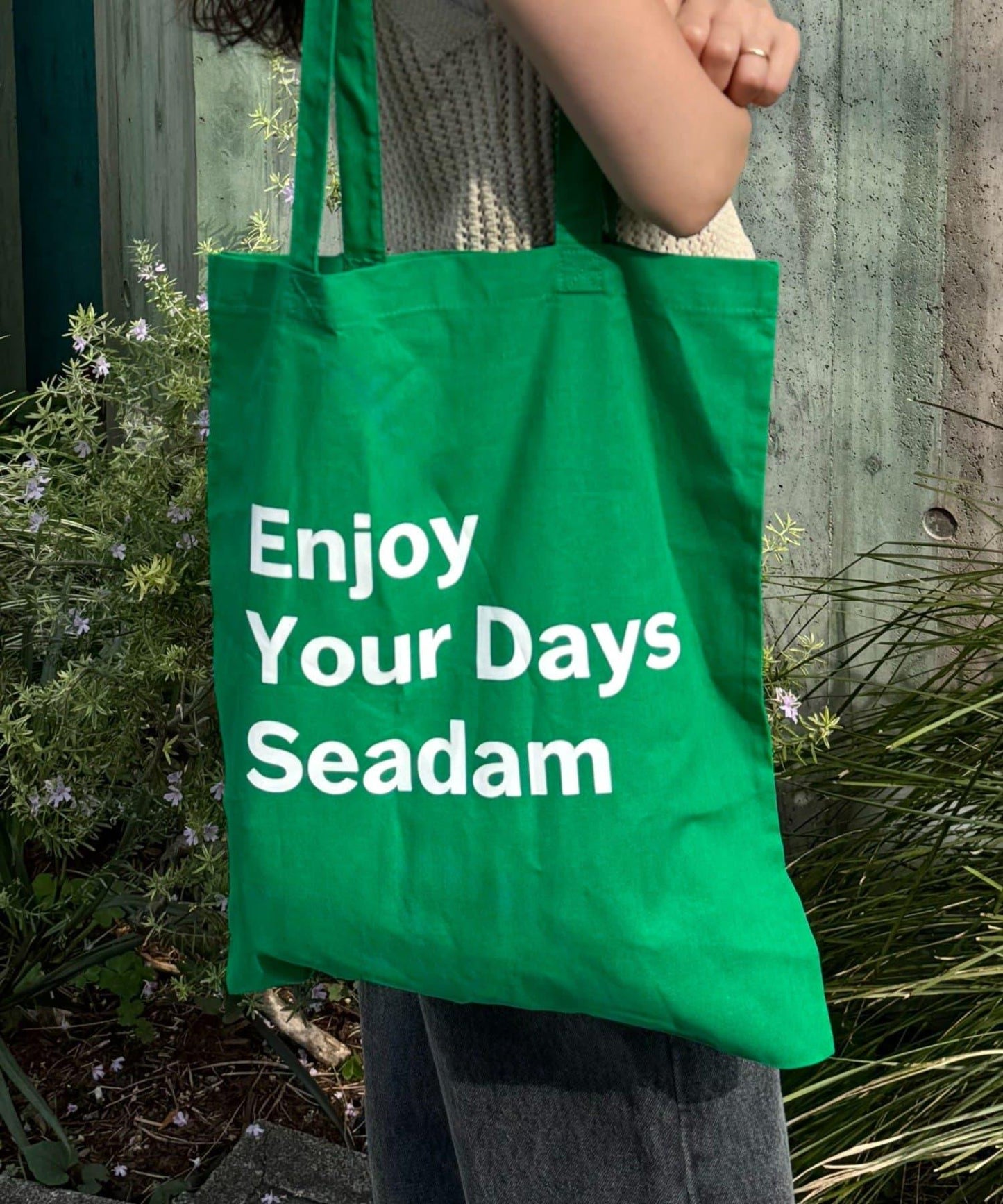 【SEADAM】〈男女通用〉信息印花手提包