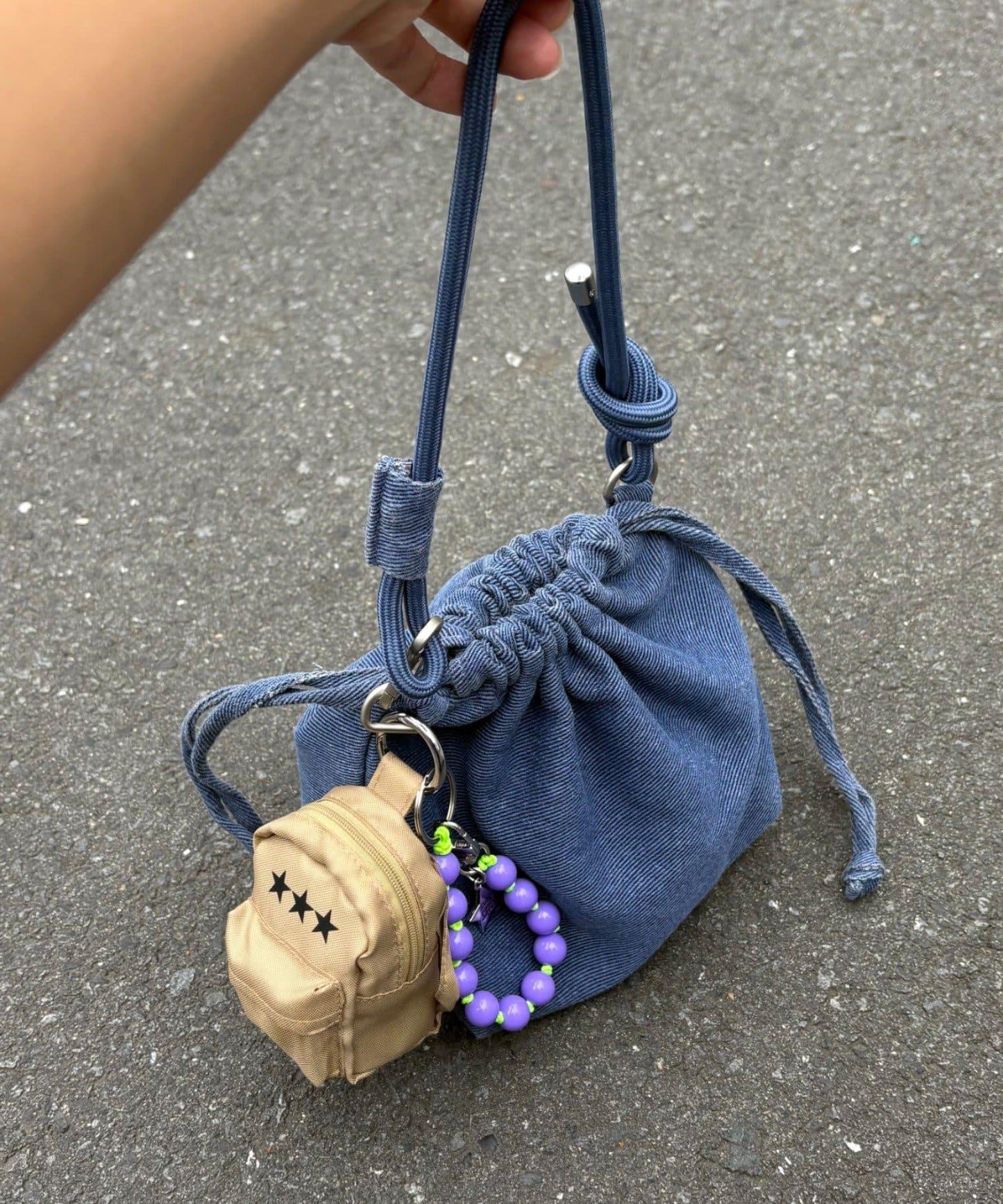 【男女通用】附帶迷你揹包的多彩珠子吊墜